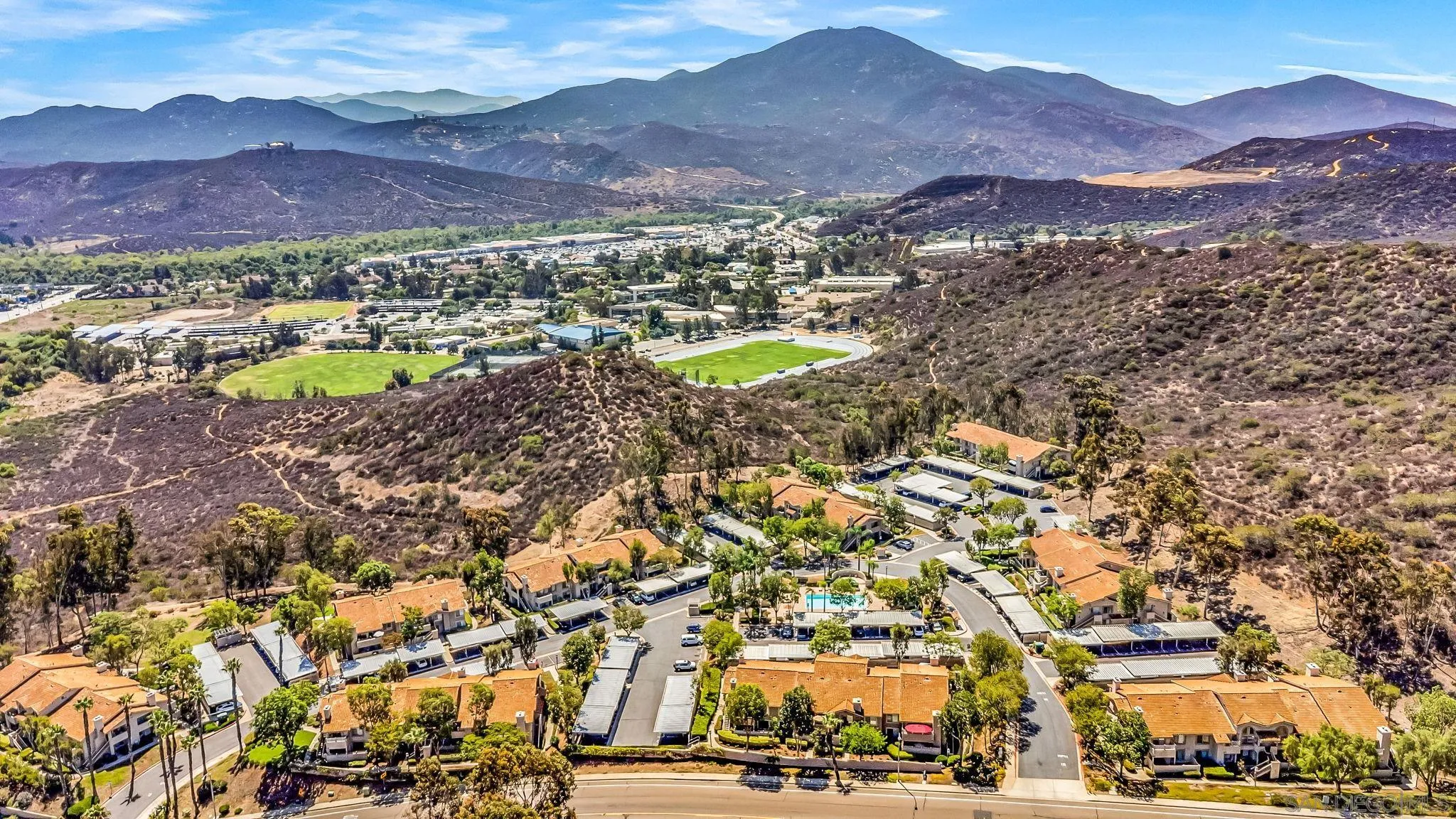 https://cdn.realtyfeed.com/cdn/127/250038501/0fee9e3a7b47887cfb3922d3a978b38b.webp
