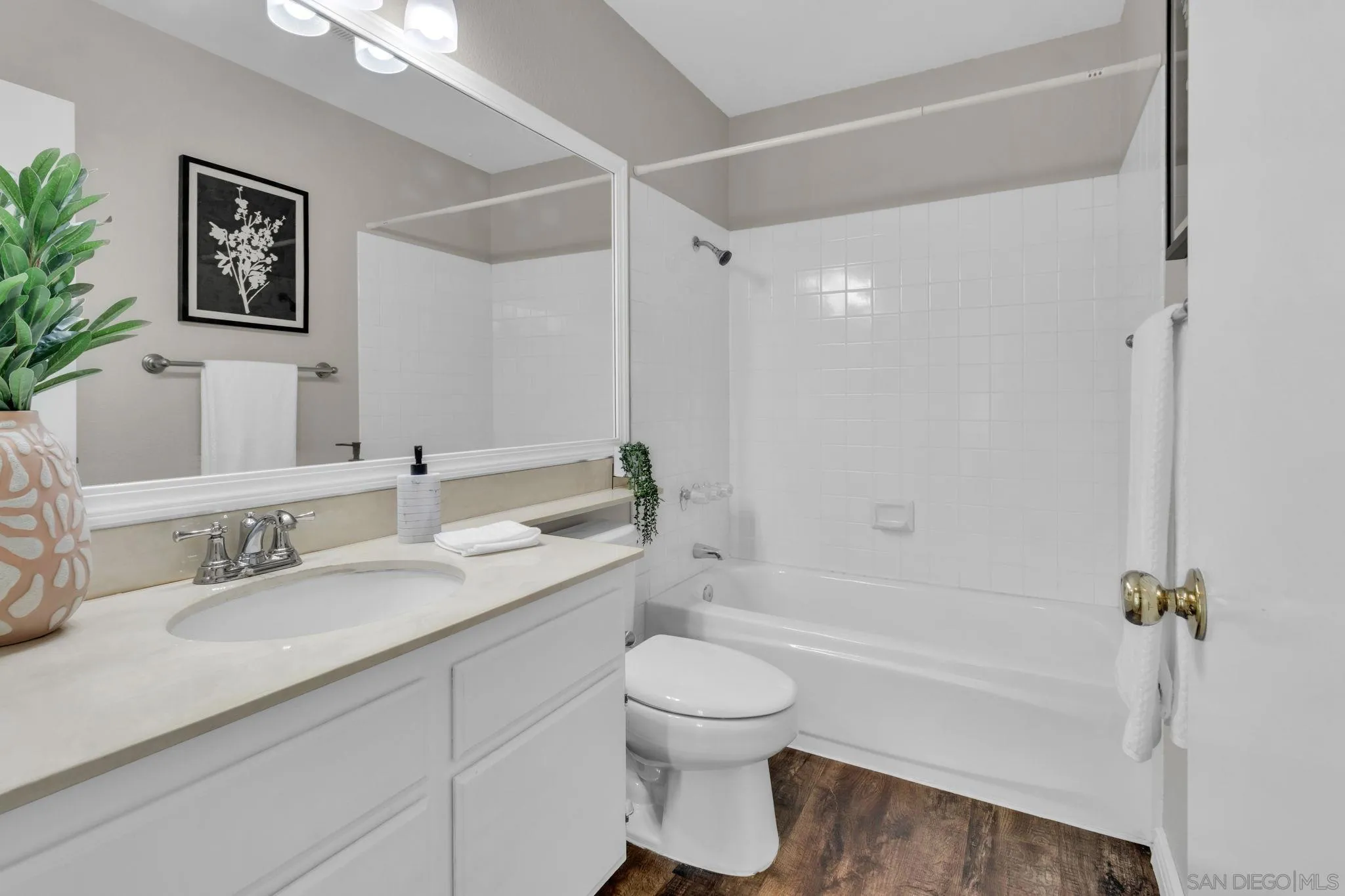 Photo #15: 250038501 Listing: Photo #15