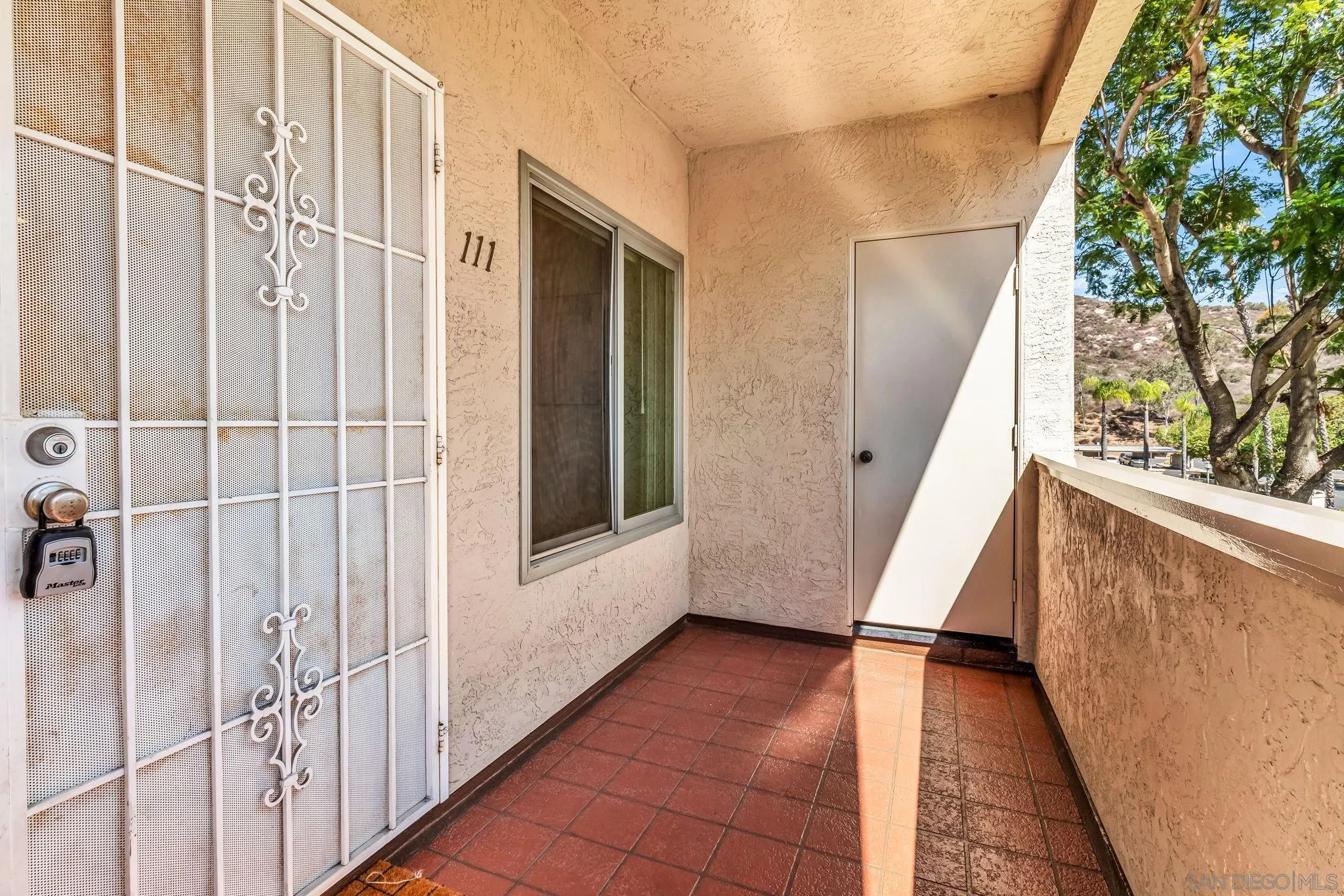 Photo #4: 250038501 Listing 