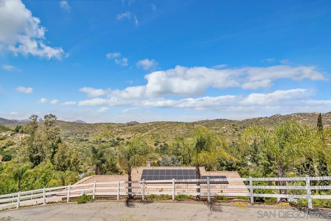 https://cdn.realtyfeed.com/cdn/127/250038502/2f3f084751e086e19eeaa6bc6ec560f5.webp