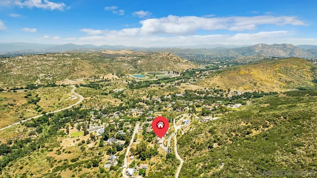 https://cdn.realtyfeed.com/cdn/127/250038502/4fd03f32f2a4a31f68992e5db4e00c3b.webp