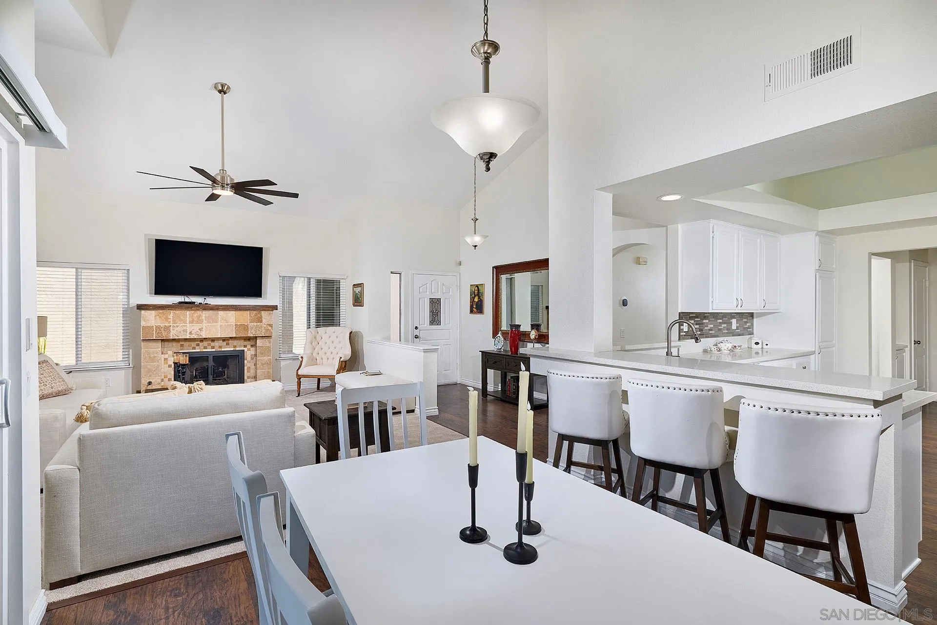 https://cdn.realtyfeed.com/cdn/127/250038508/231f1b6499e67b8052a93c819b5166d4.webp