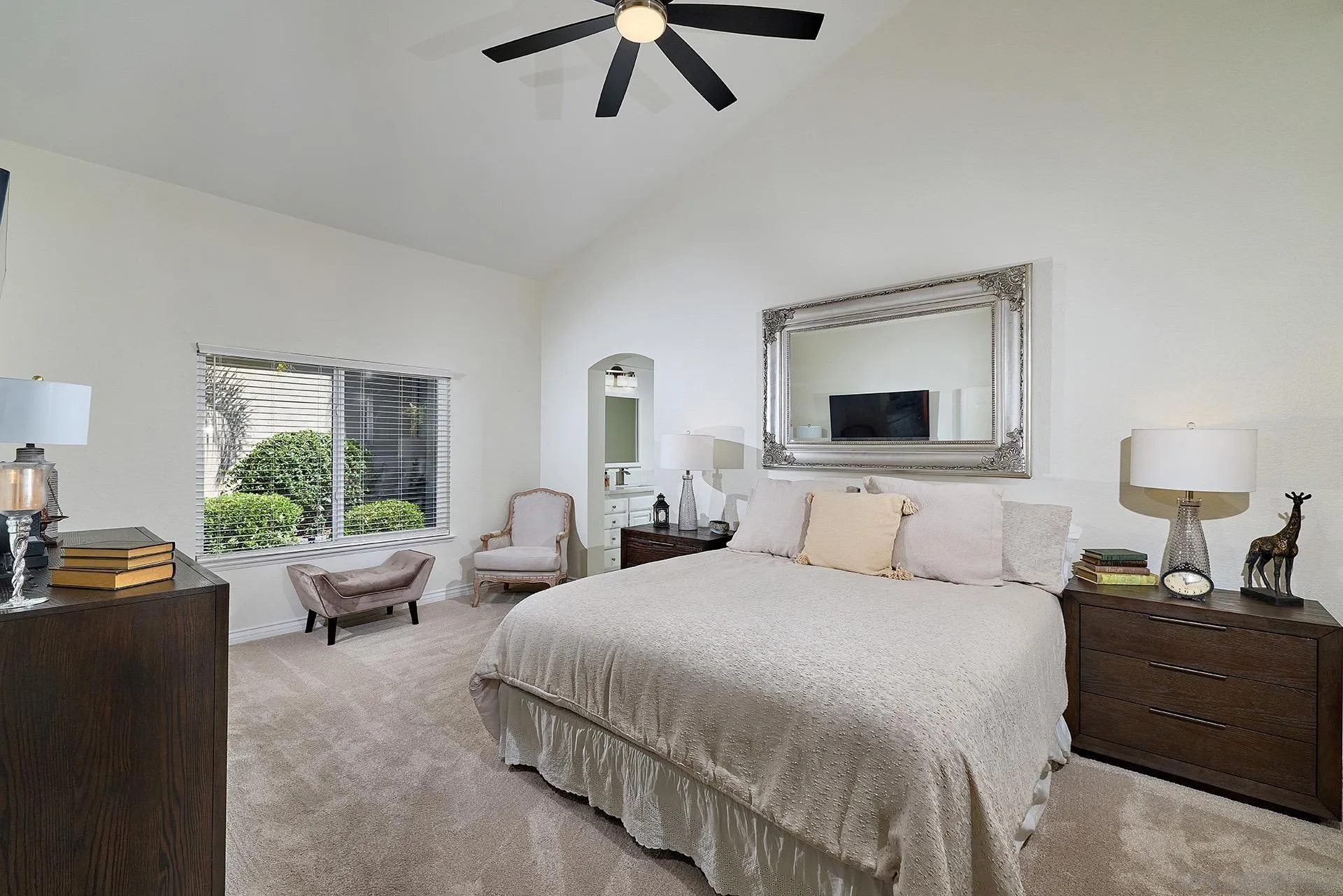 https://cdn.realtyfeed.com/cdn/127/250038508/8091544e8e6e1840d9dea97739e7d43f.webp