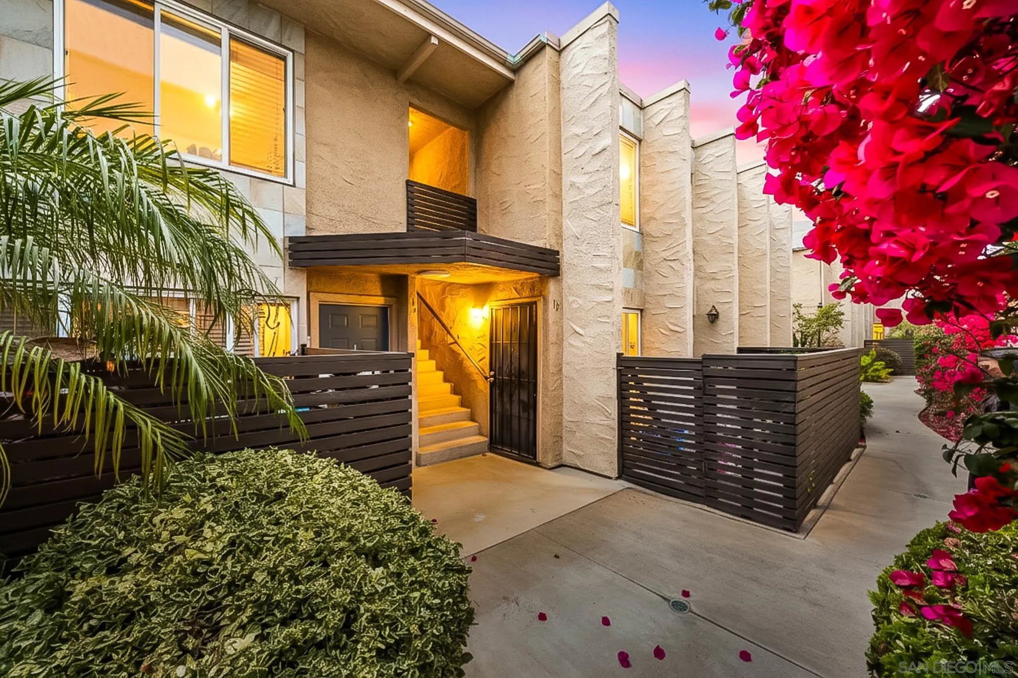 Photo #2: 250038509 Listing: Photo #2