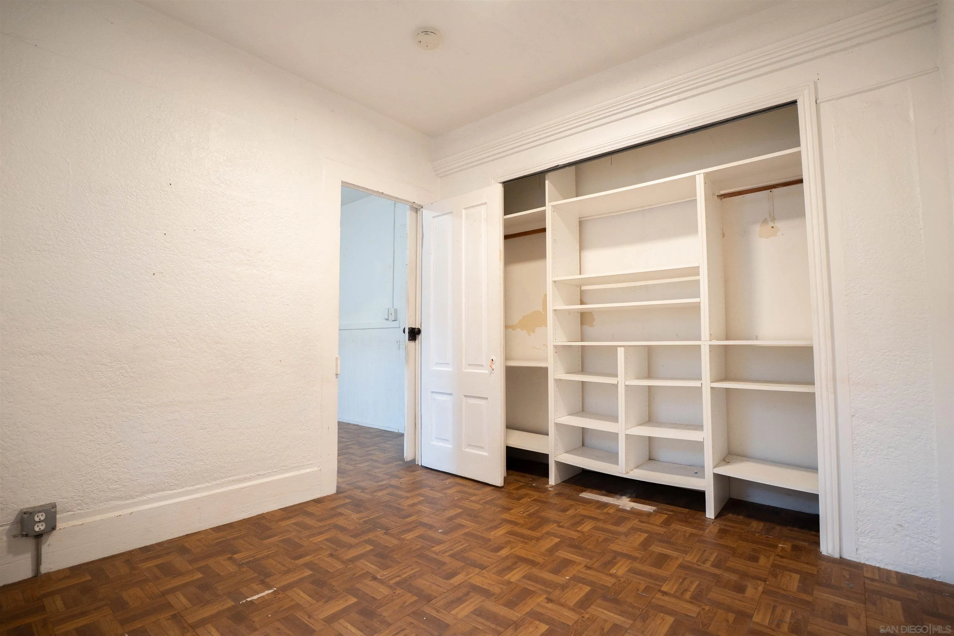 https://cdn.realtyfeed.com/cdn/127/250038514/423ed33af761ce17c1c0fb872cf7644e.webp
