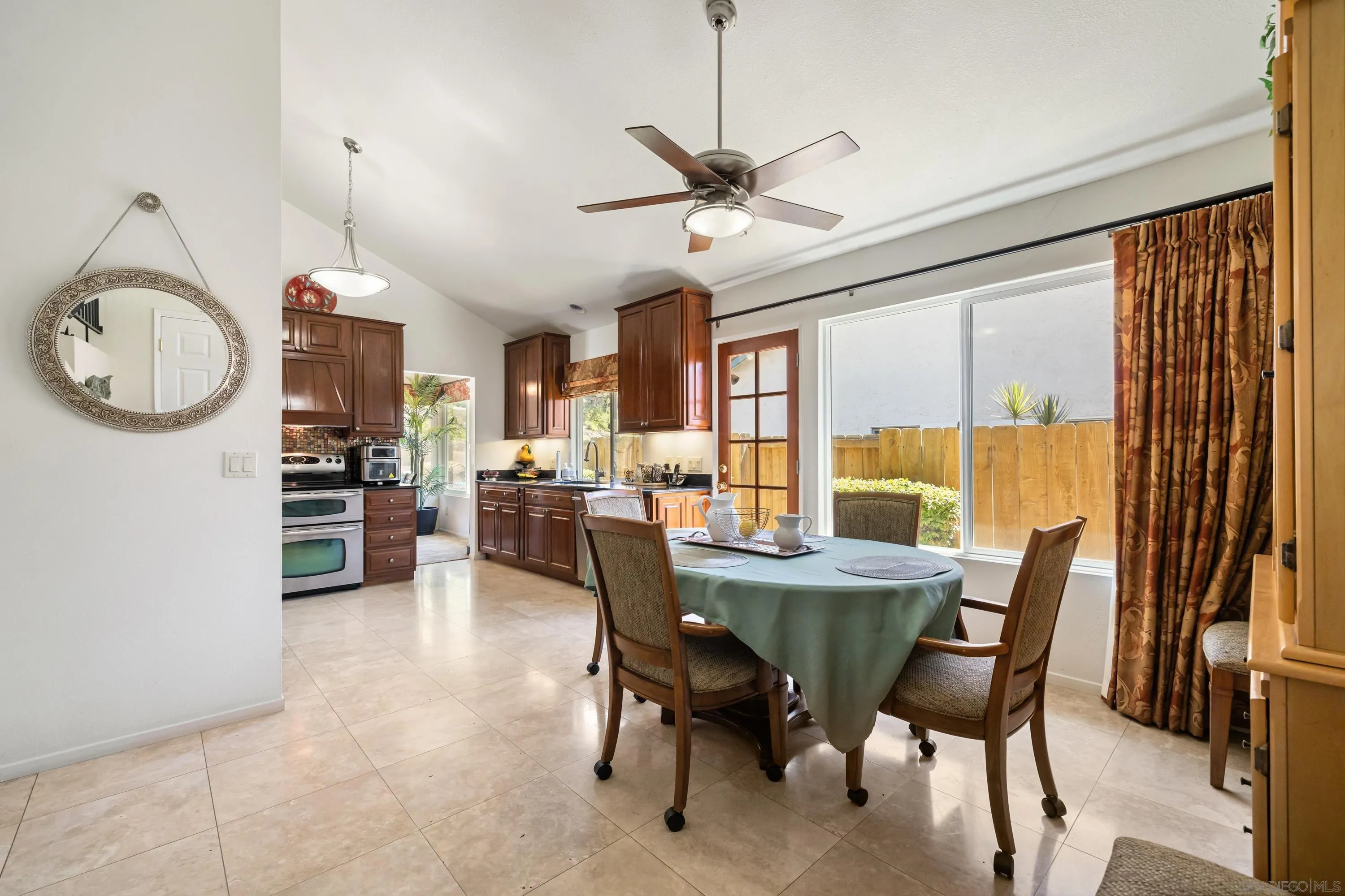 https://cdn.realtyfeed.com/cdn/127/250038520/44dea27a049ed1f657922682bb1b9c69.webp