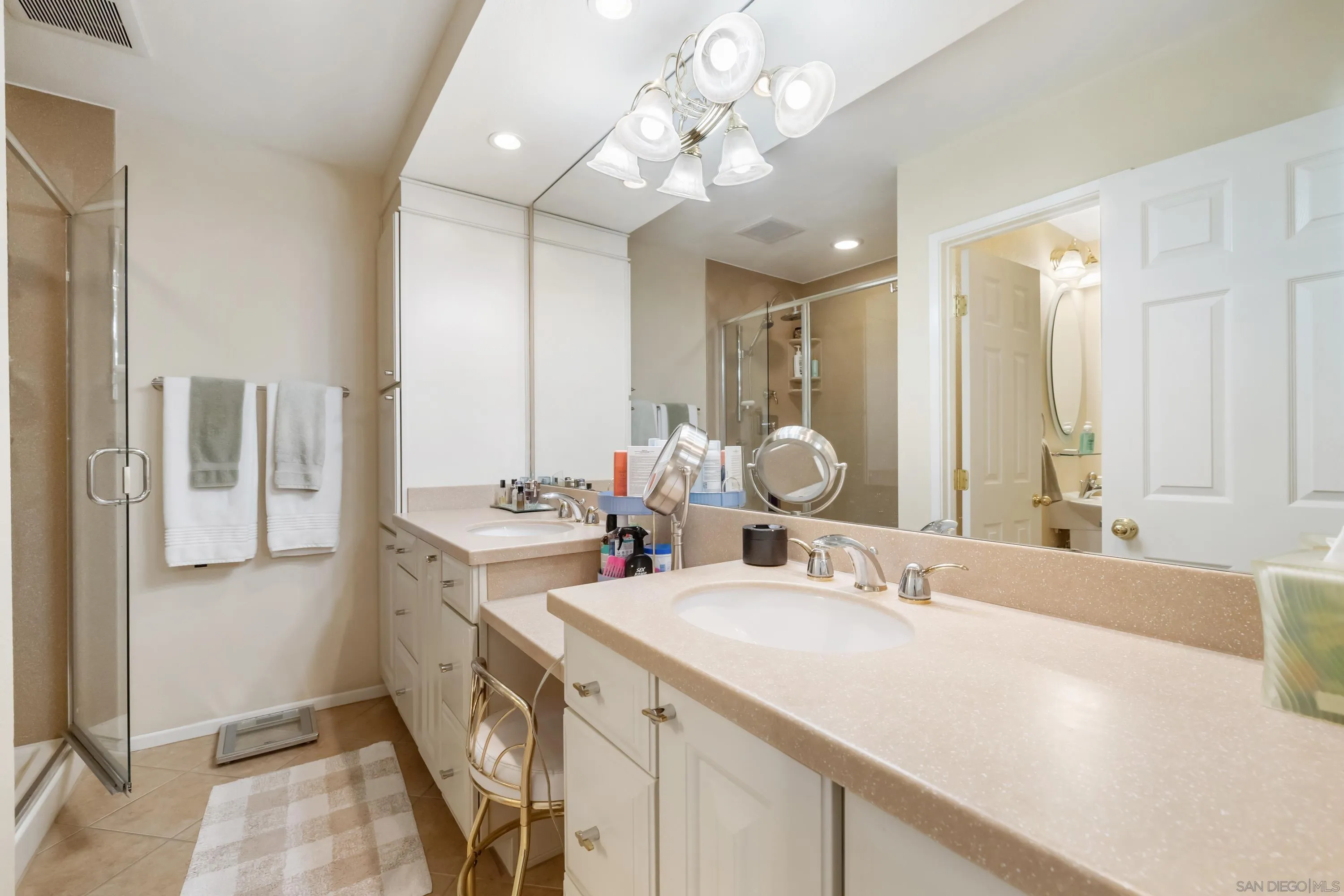 https://cdn.realtyfeed.com/cdn/127/250038520/d9a6c36757748b2233d6c5e4722d7832.webp