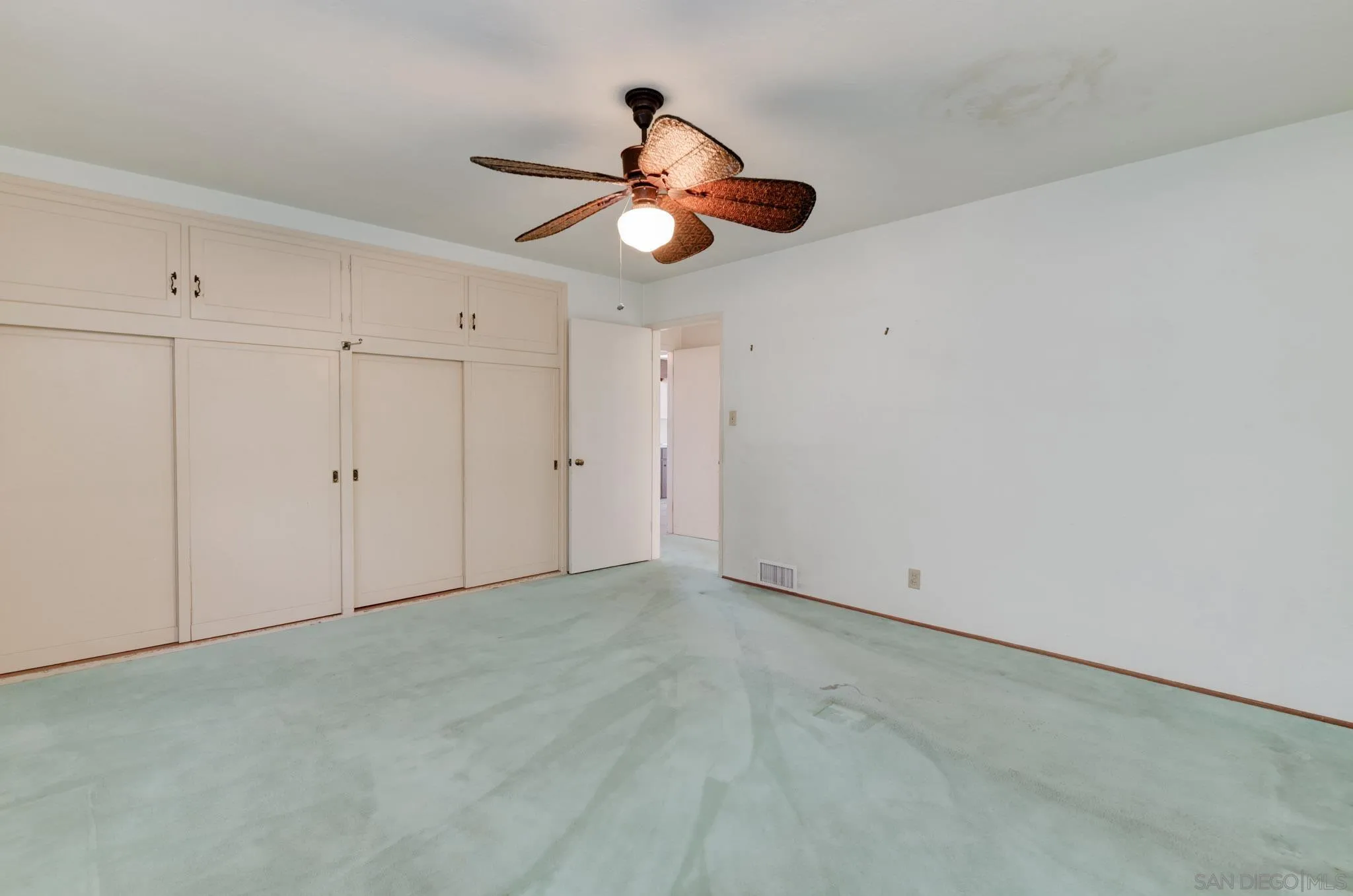https://cdn.realtyfeed.com/cdn/127/250038522/4b5c2badf5ab21c7bc6a03123dc341d2.webp
