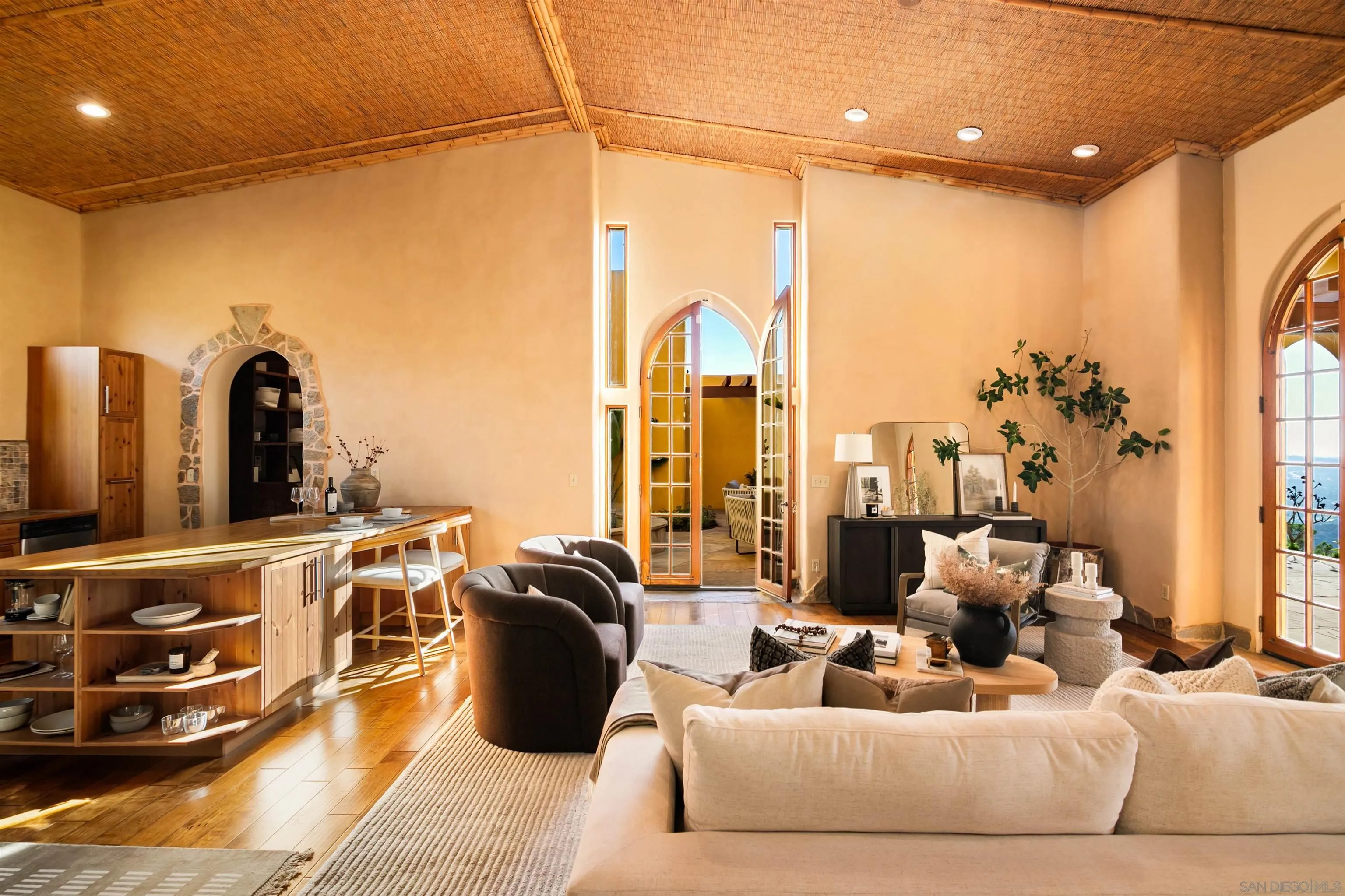 https://cdn.realtyfeed.com/cdn/127/250038525/3eaa1ab867a802f7c9df8867b38b6d20.webp