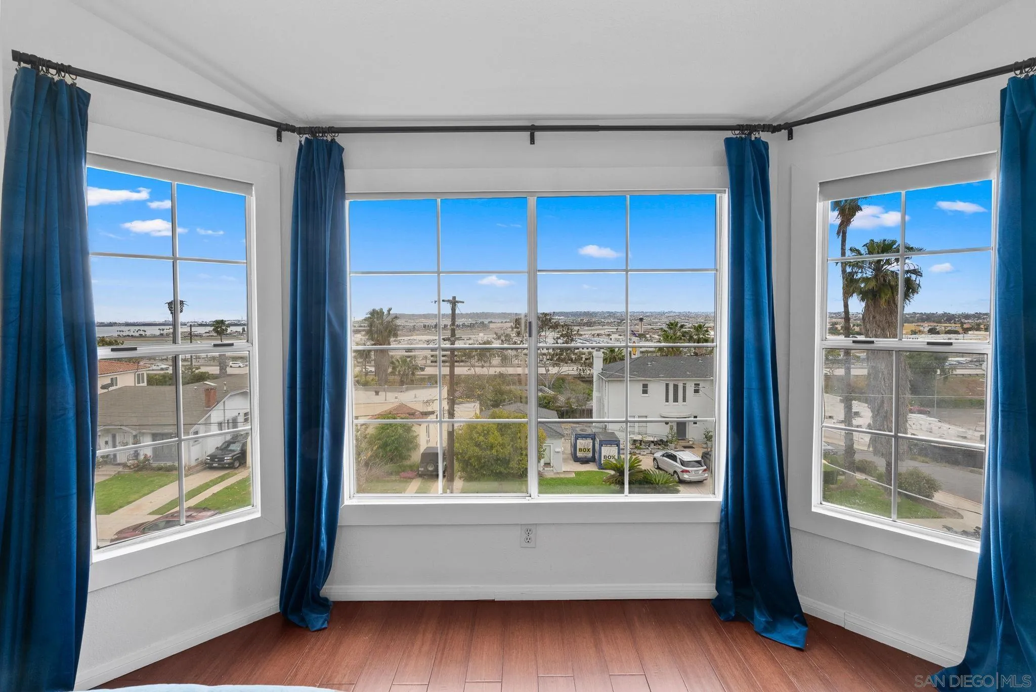 https://cdn.realtyfeed.com/cdn/127/250038527/3ed8f5330eb0bbc82c45f8124db11f15.webp