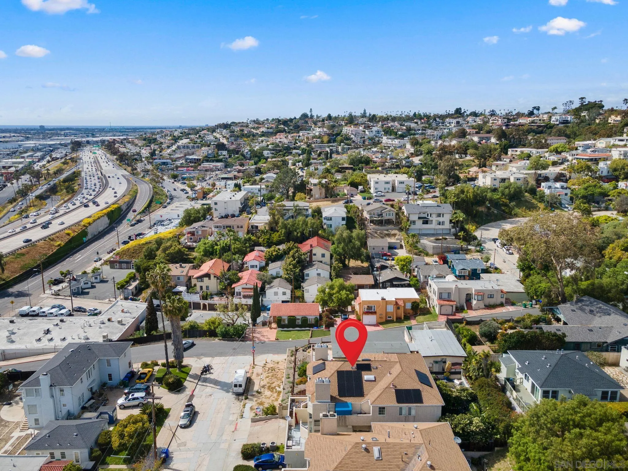 https://cdn.realtyfeed.com/cdn/127/250038527/724f845daad78633d0b0ce86c3947efe.webp