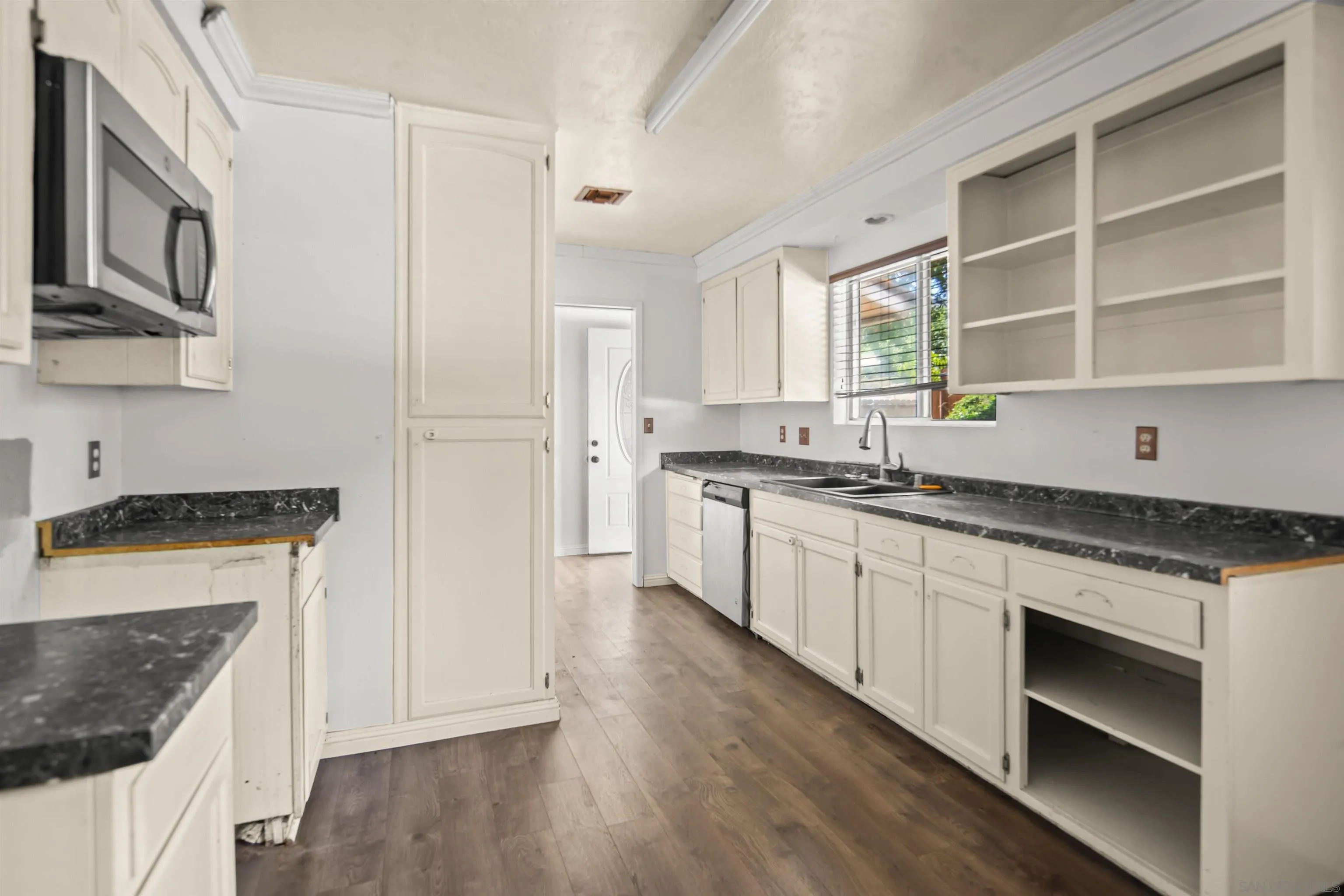 https://cdn.realtyfeed.com/cdn/127/250038543/4da15bf981f5f2e1875aa0ca06ddc46d.webp