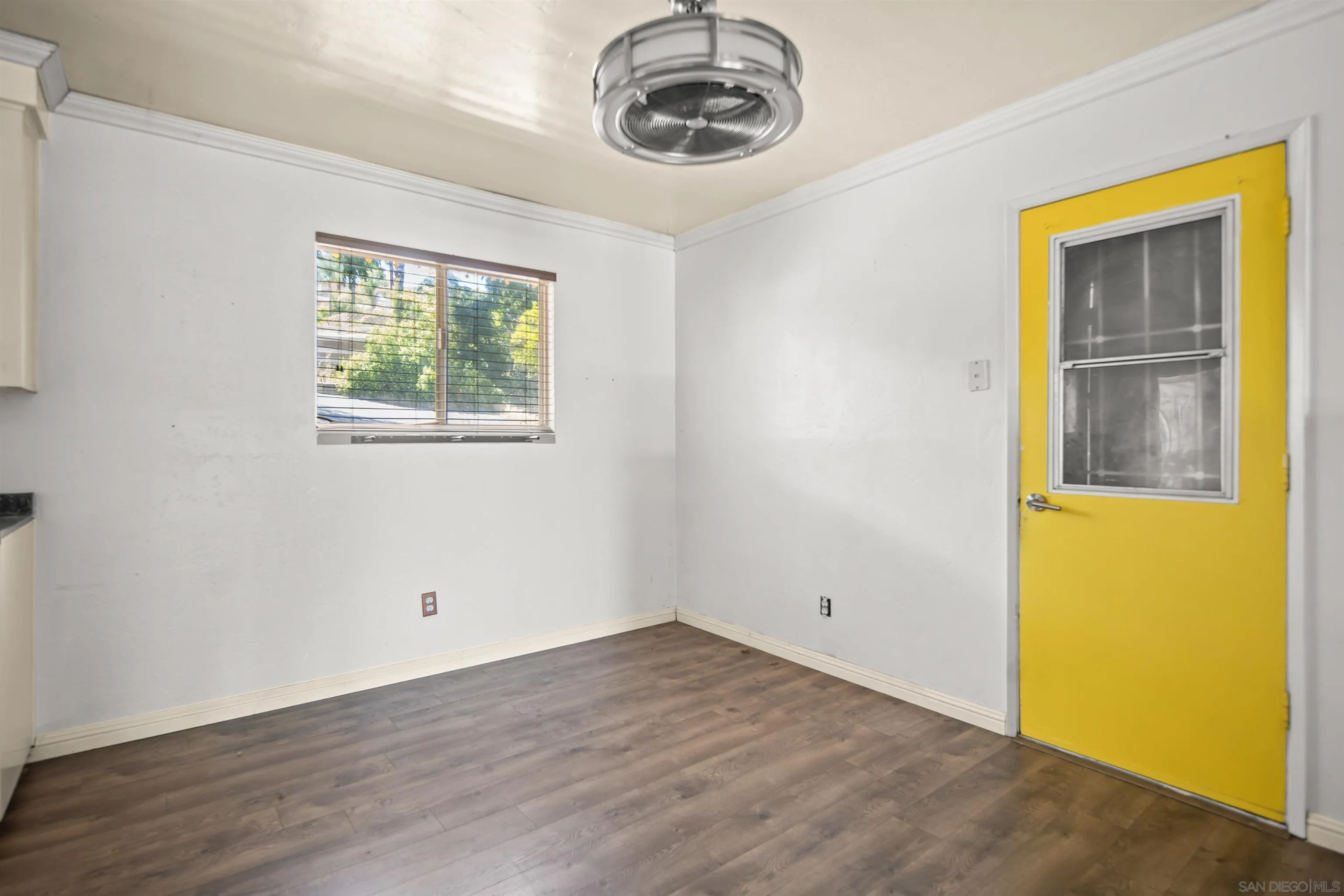 https://cdn.realtyfeed.com/cdn/127/250038543/b0d1bde6f15467db12d76fc1269d1f63.webp