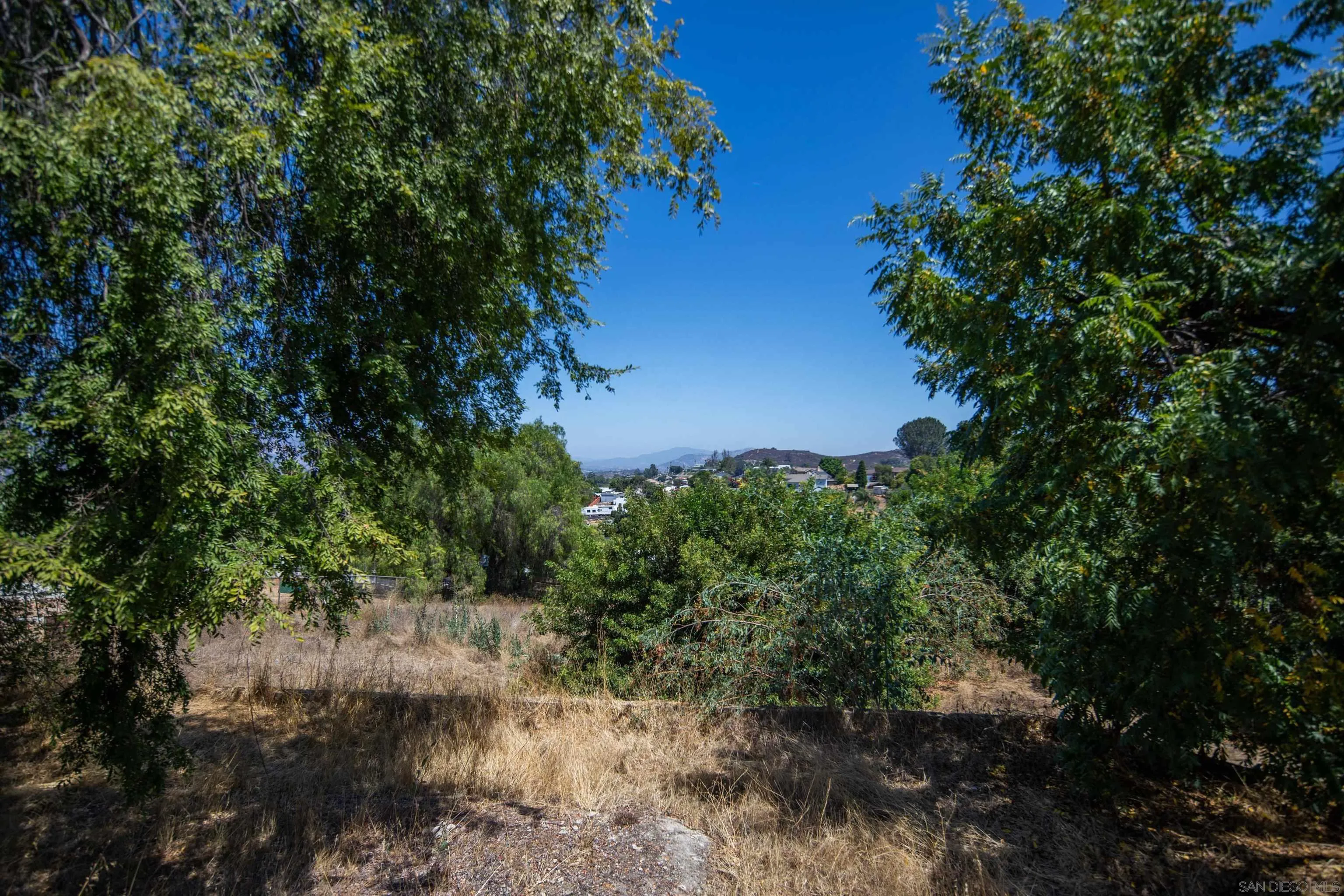 https://cdn.realtyfeed.com/cdn/127/250038543/c6d1b674be3b69f2be1b6aa660c6681c.webp