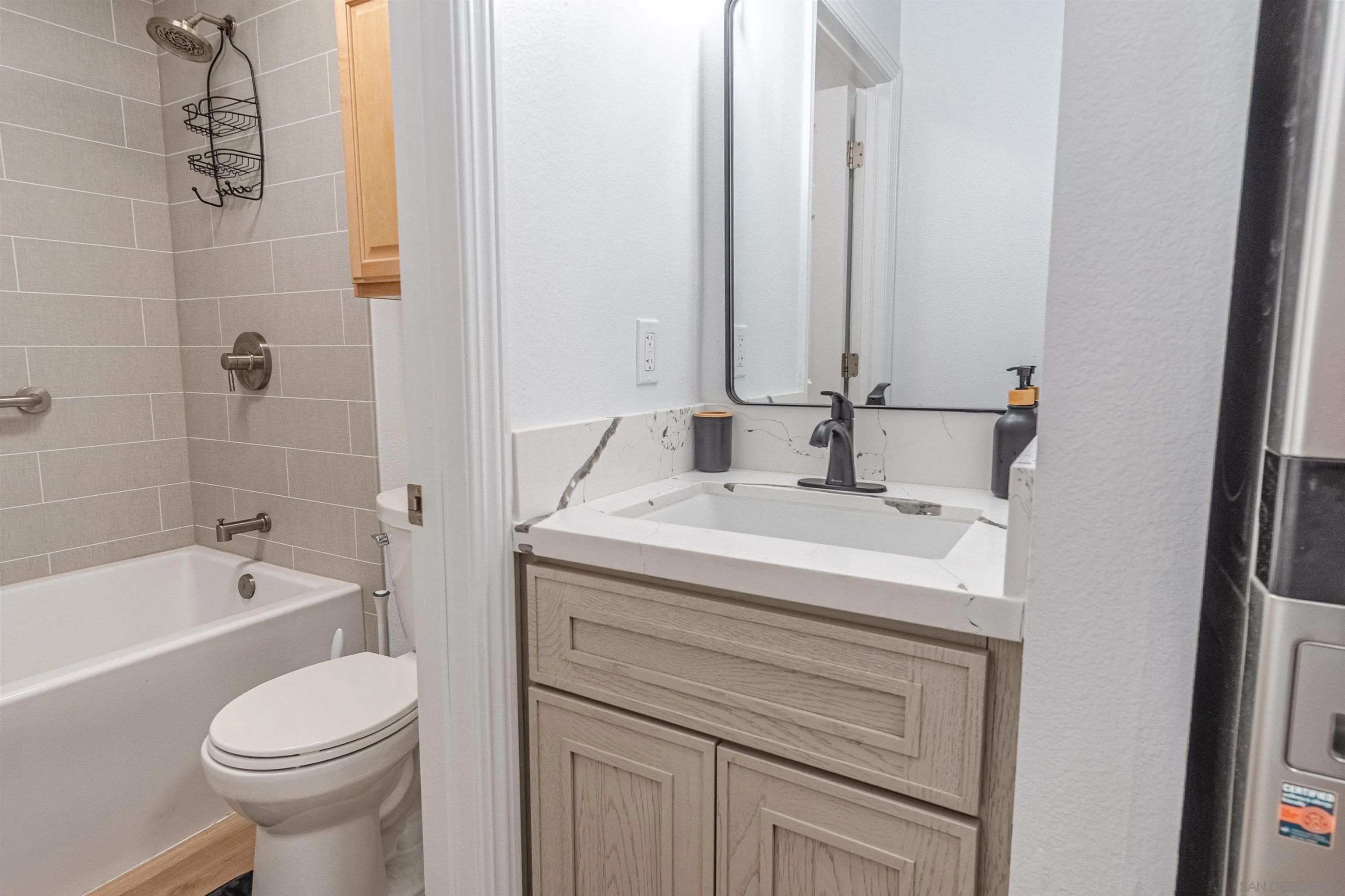 https://cdn.realtyfeed.com/cdn/127/250038544/fa7da6763db0cdf8def777b45b320bda.webp