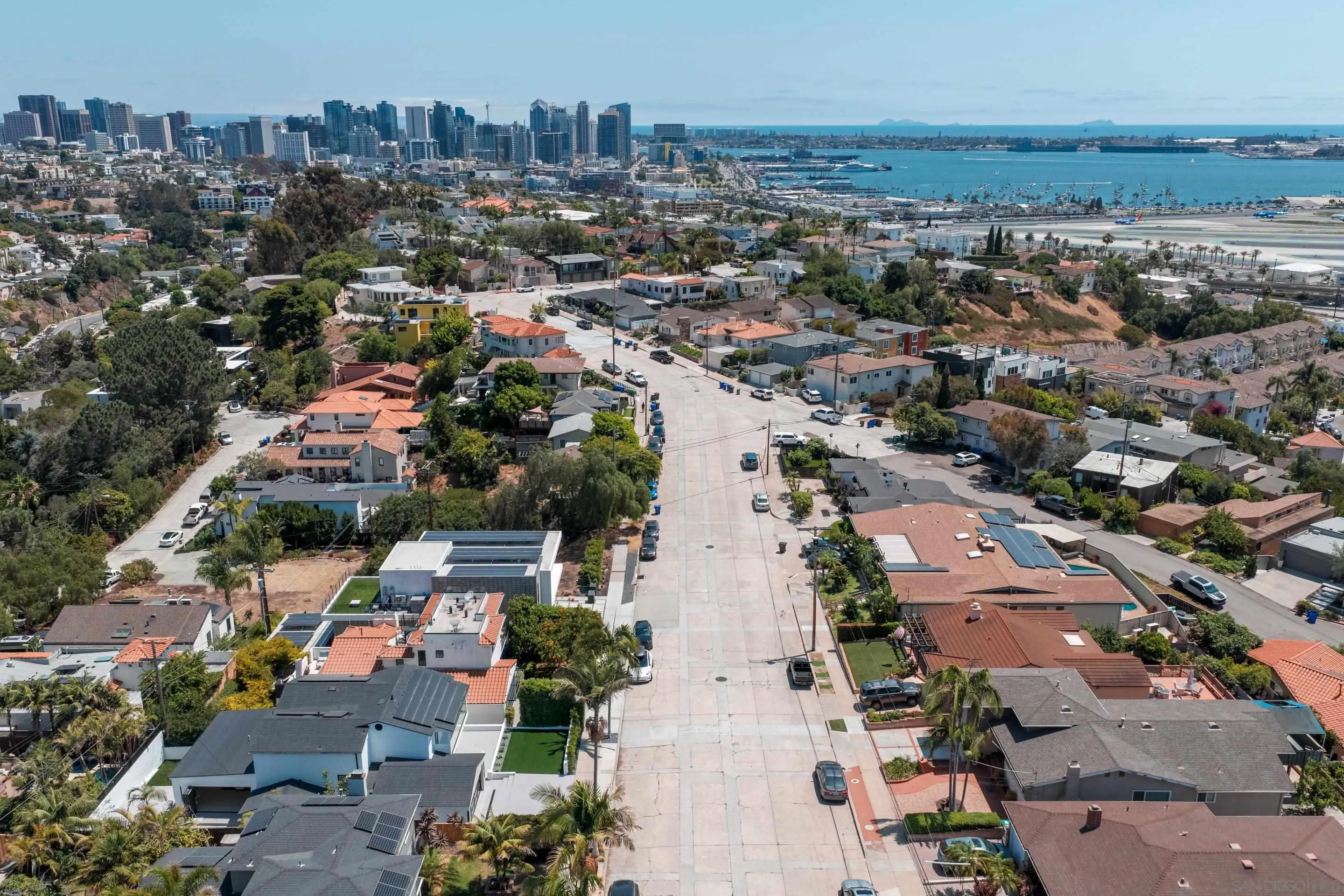 https://cdn.realtyfeed.com/cdn/127/250038554/e69ba38a5cfd064a5bc08a1befbdb9cf.webp