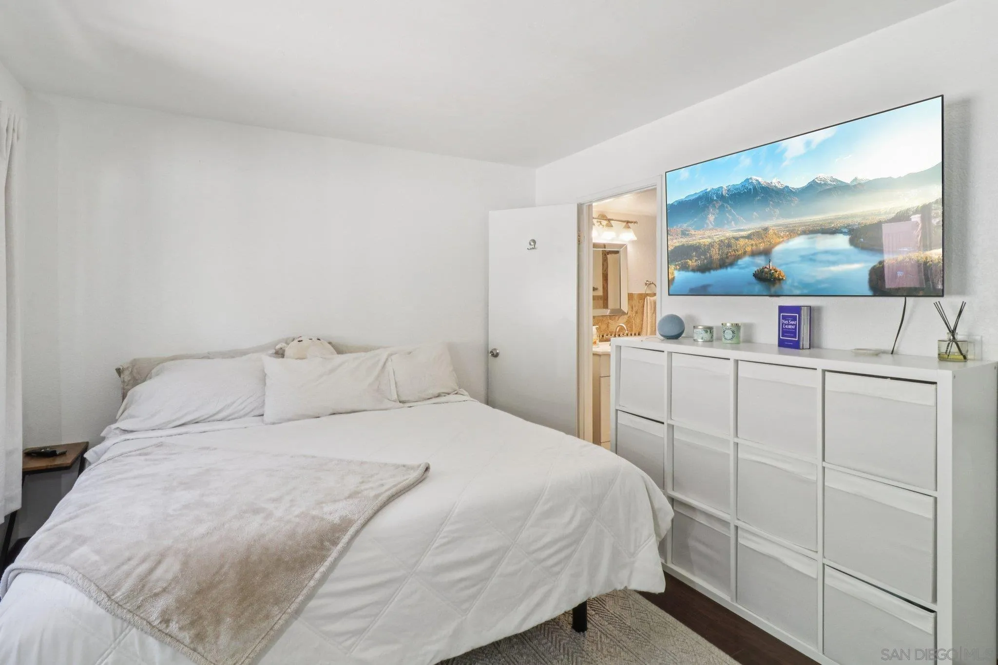 https://cdn.realtyfeed.com/cdn/127/250038558/89cdd08b2dc1f5357a65b79d12e65c1e.webp
