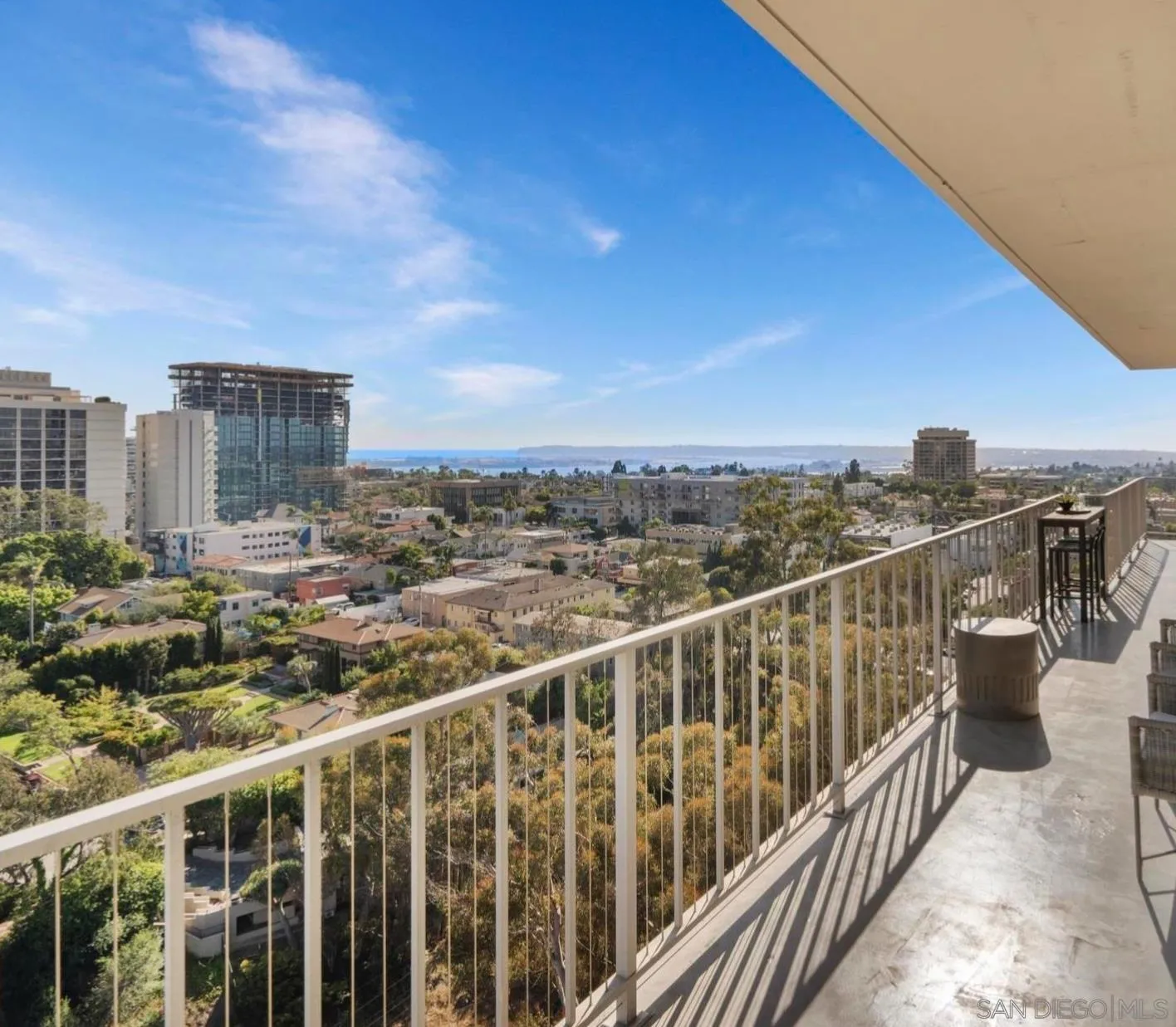 https://cdn.realtyfeed.com/cdn/127/250038561/01de8c1bcdff25548d7e1dfb451b3c2a.webp