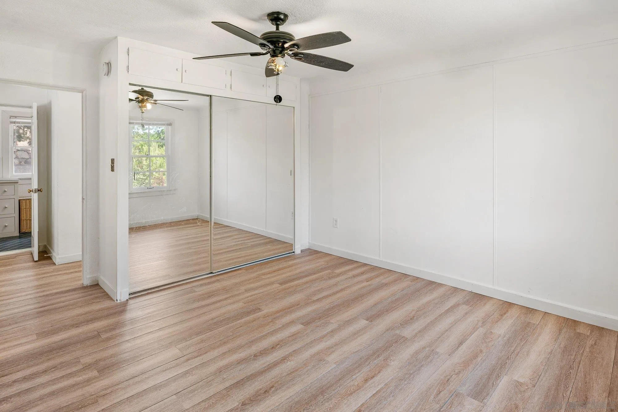 https://cdn.realtyfeed.com/cdn/127/250038567/ffbfa2766e103611ff7f89843a411dbb.webp