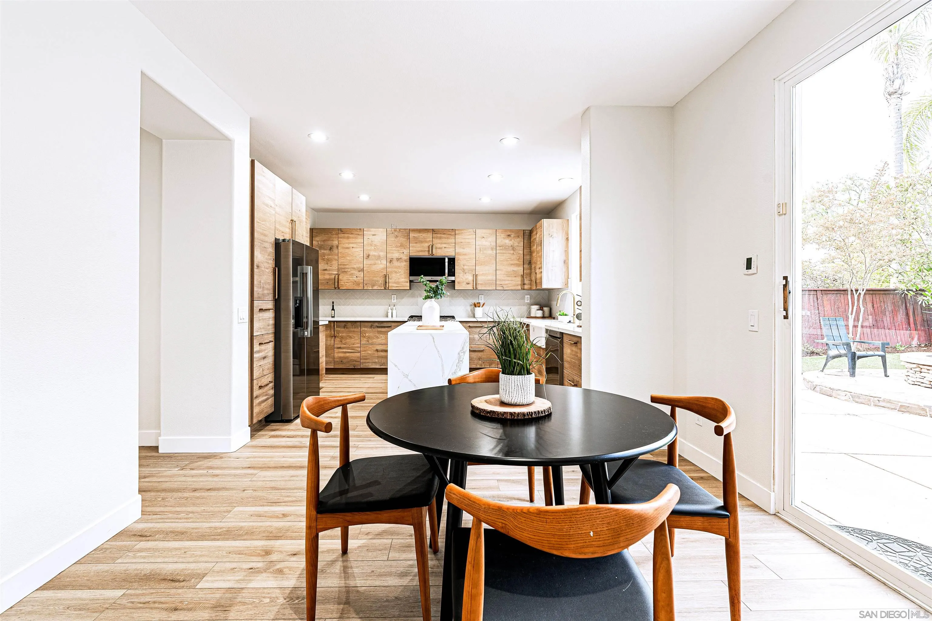 https://cdn.realtyfeed.com/cdn/127/250038572/03cbcff35a93f3b16931b91022a453d2.webp