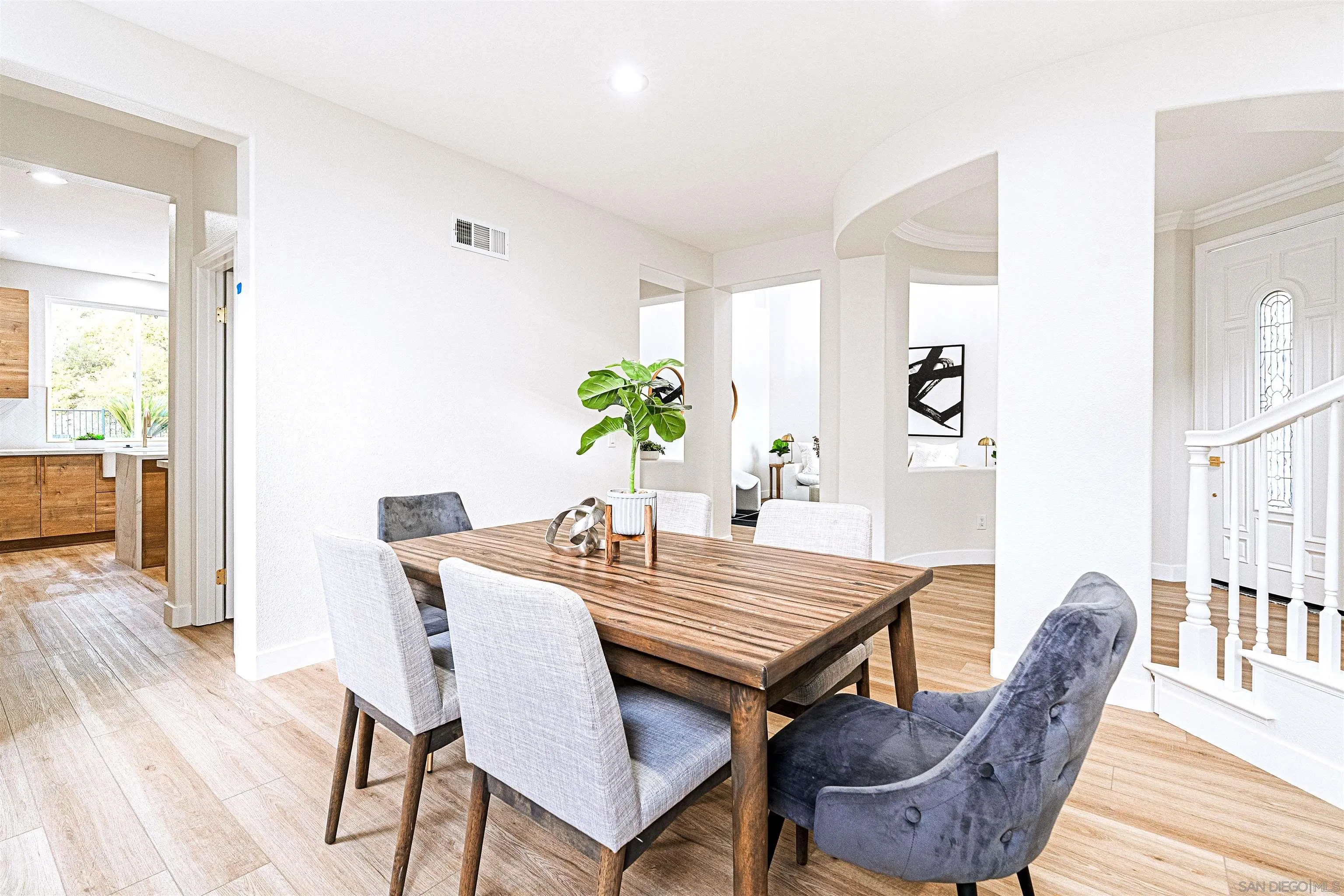 https://cdn.realtyfeed.com/cdn/127/250038572/162f72c11b7b471900d732e5f1a70ad0.webp