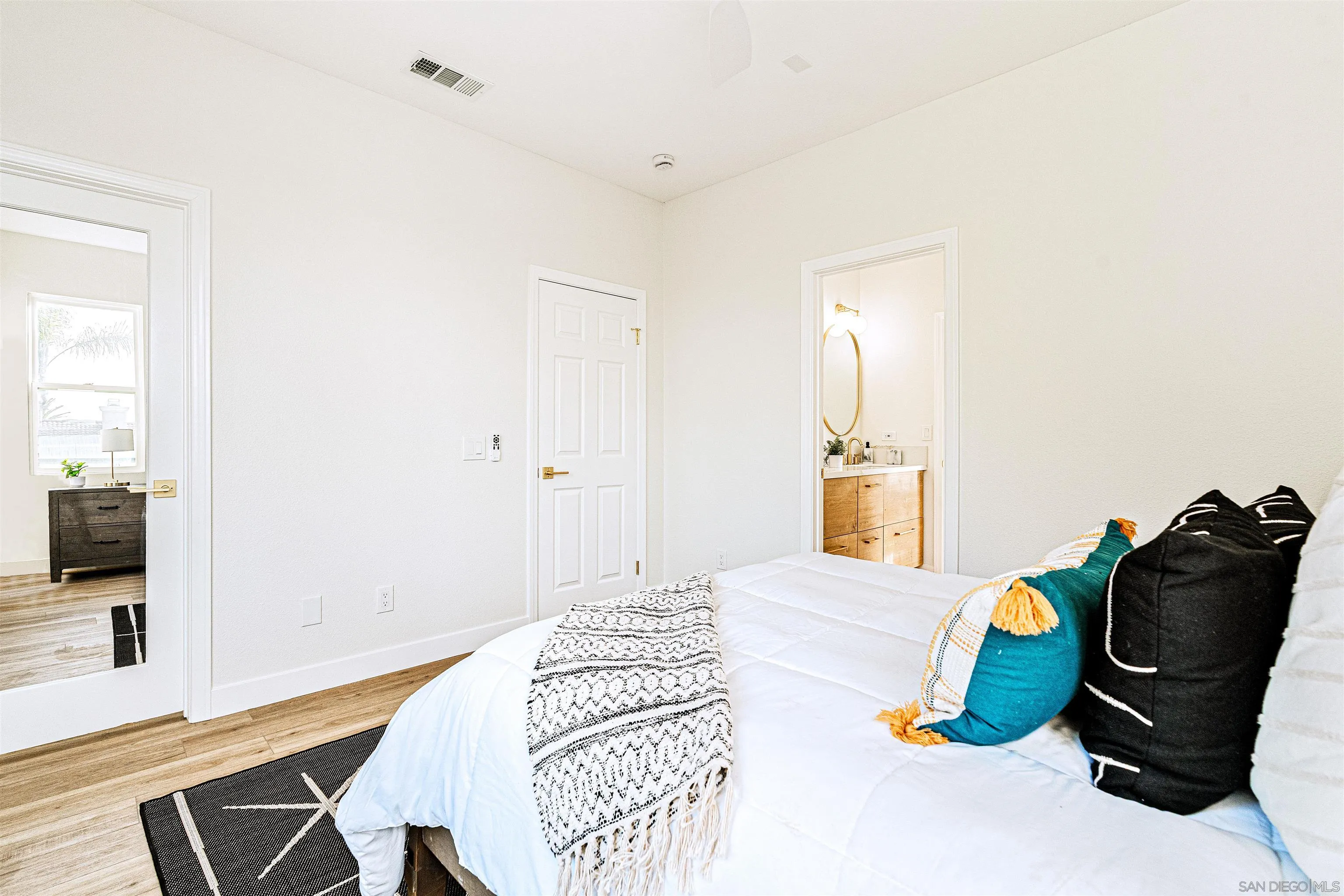 https://cdn.realtyfeed.com/cdn/127/250038572/af4d82c0022812f01a3852a42c896cc9.webp