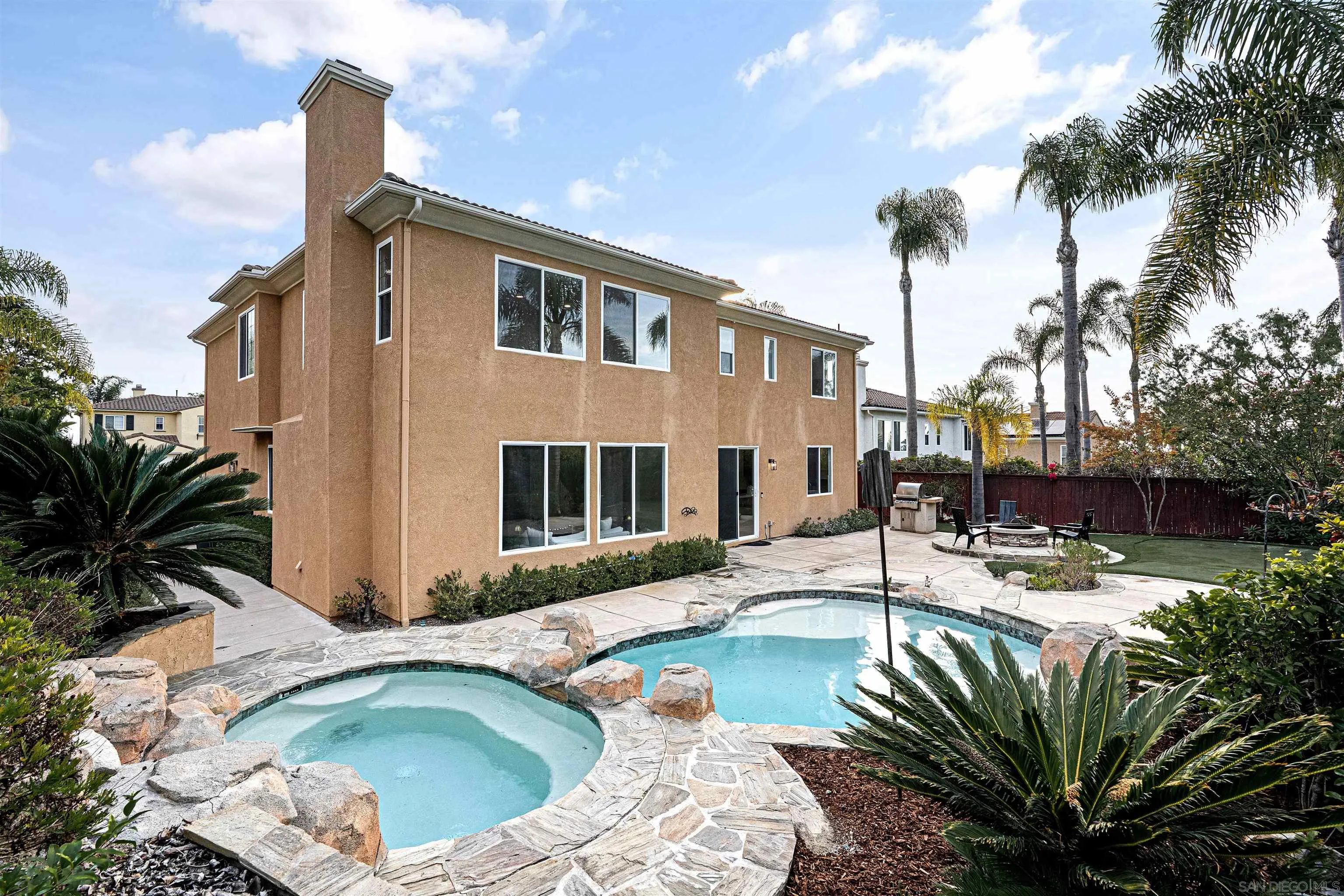 https://cdn.realtyfeed.com/cdn/127/250038572/b8d80486f2e7056f7319fb112f4e086c.webp