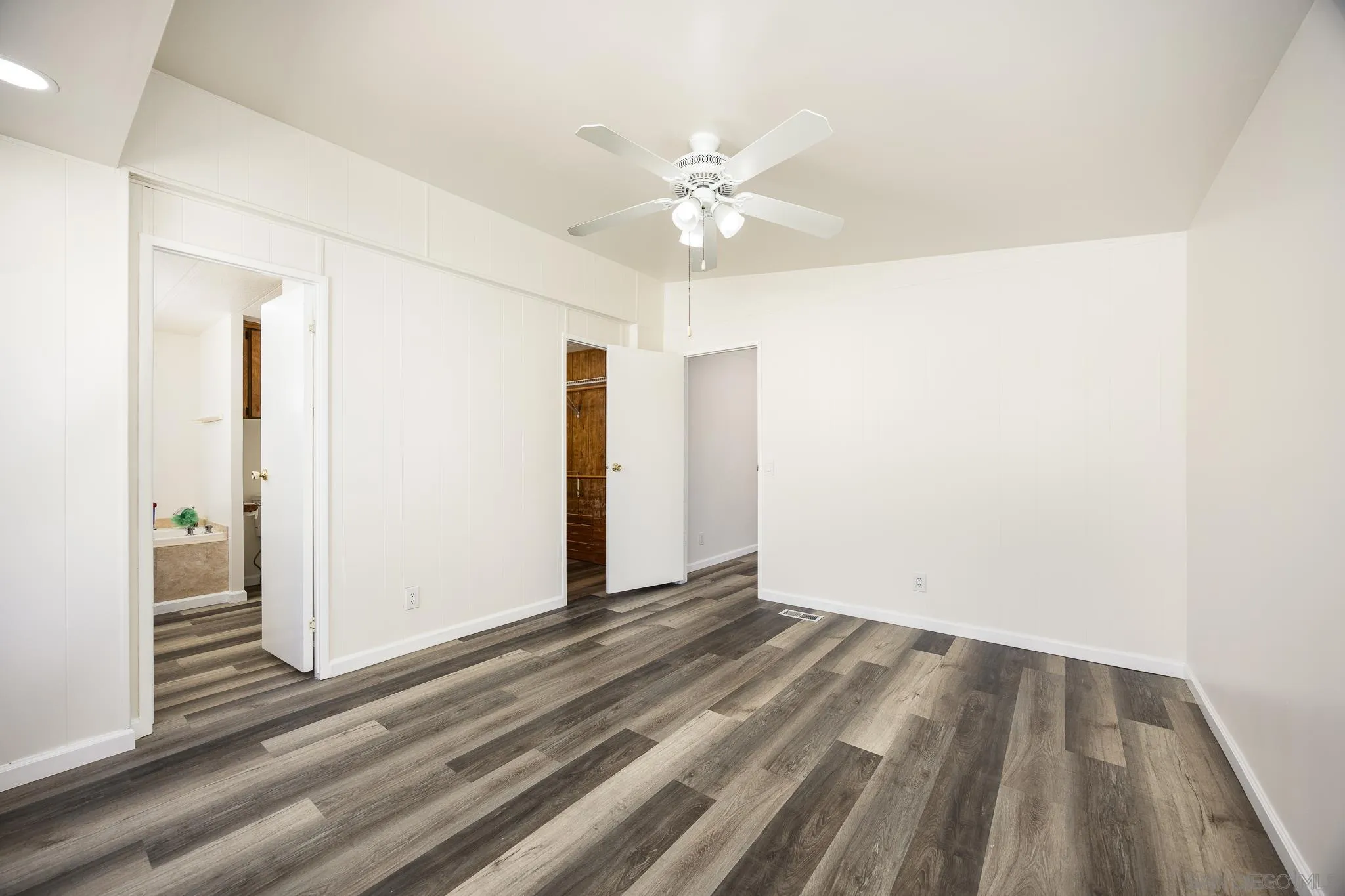 https://cdn.realtyfeed.com/cdn/127/250038581/0fb1c8f3a900fe5f43726f14b0d70aac.webp