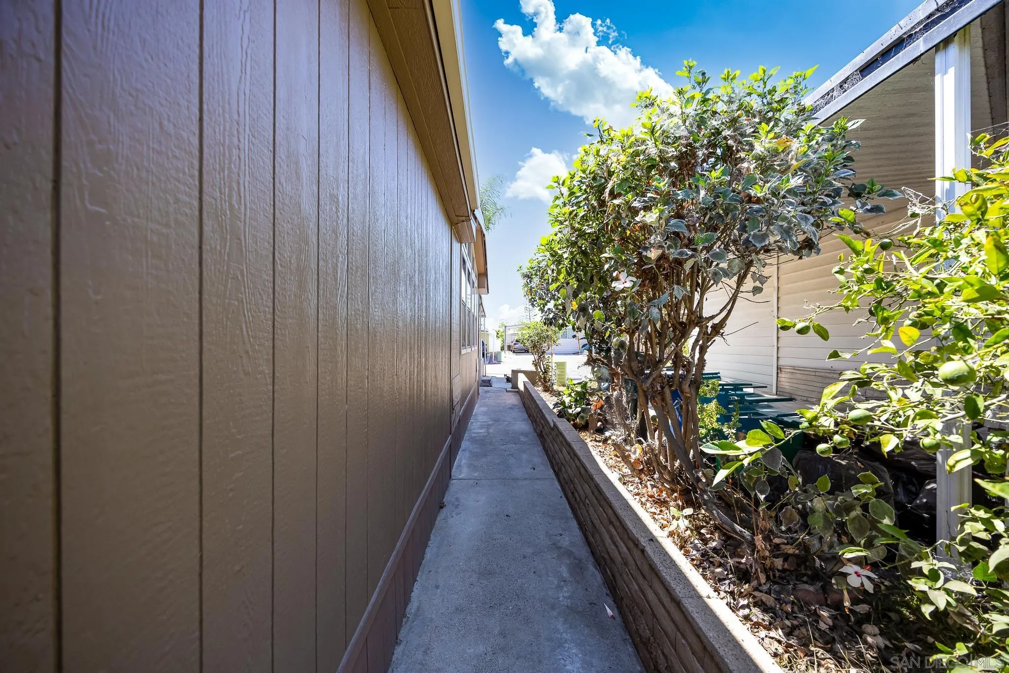 https://cdn.realtyfeed.com/cdn/127/250038581/2a310aad061e34c187da4d0069be4b59.webp