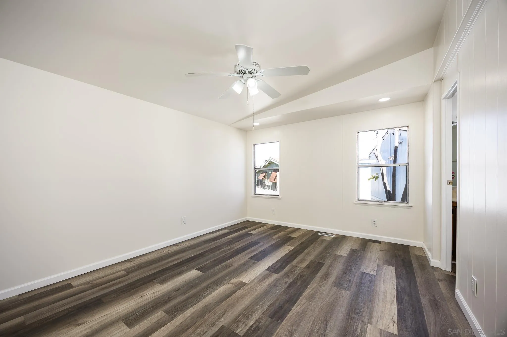 https://cdn.realtyfeed.com/cdn/127/250038581/a5b5e99a2edb9306e11a640c06d522d4.webp