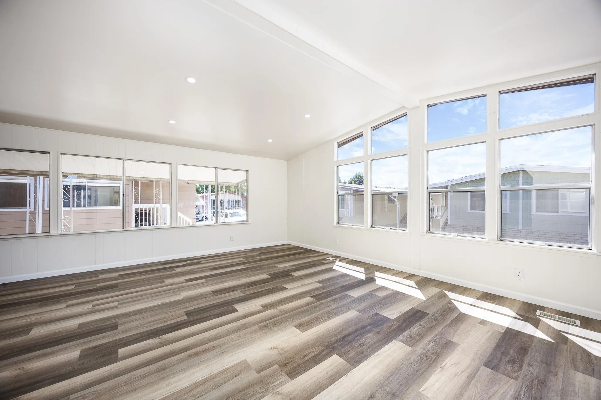 https://cdn.realtyfeed.com/cdn/127/250038581/c038d0ebed449d21da6d3205f797684c.webp