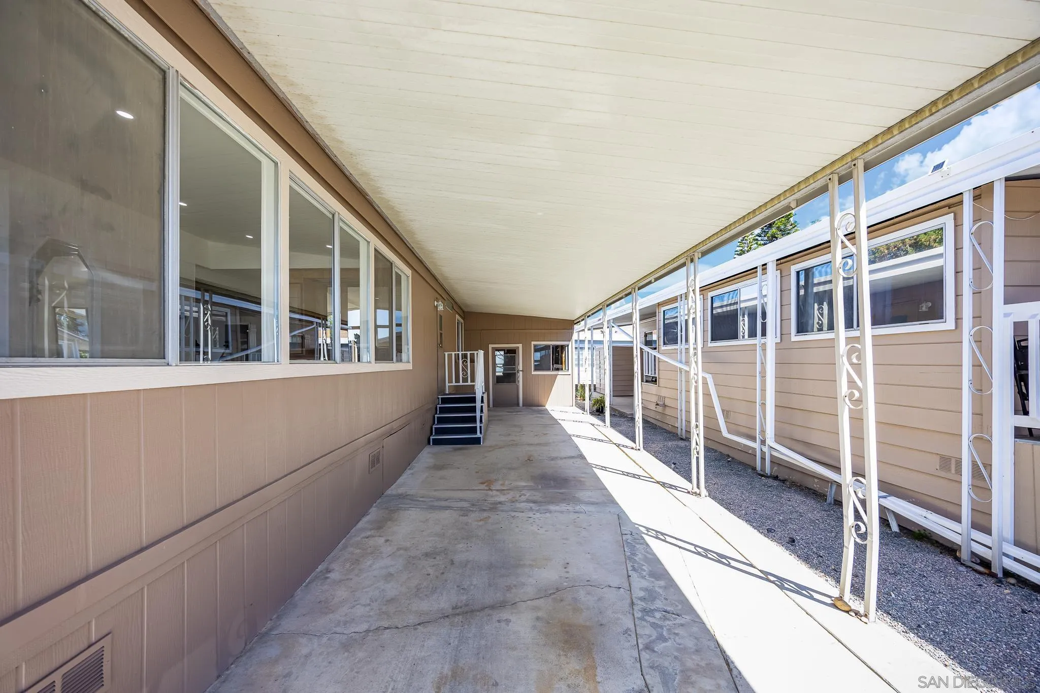 https://cdn.realtyfeed.com/cdn/127/250038581/ec99fc951f8d0dd7daee01a29c7c24e0.webp