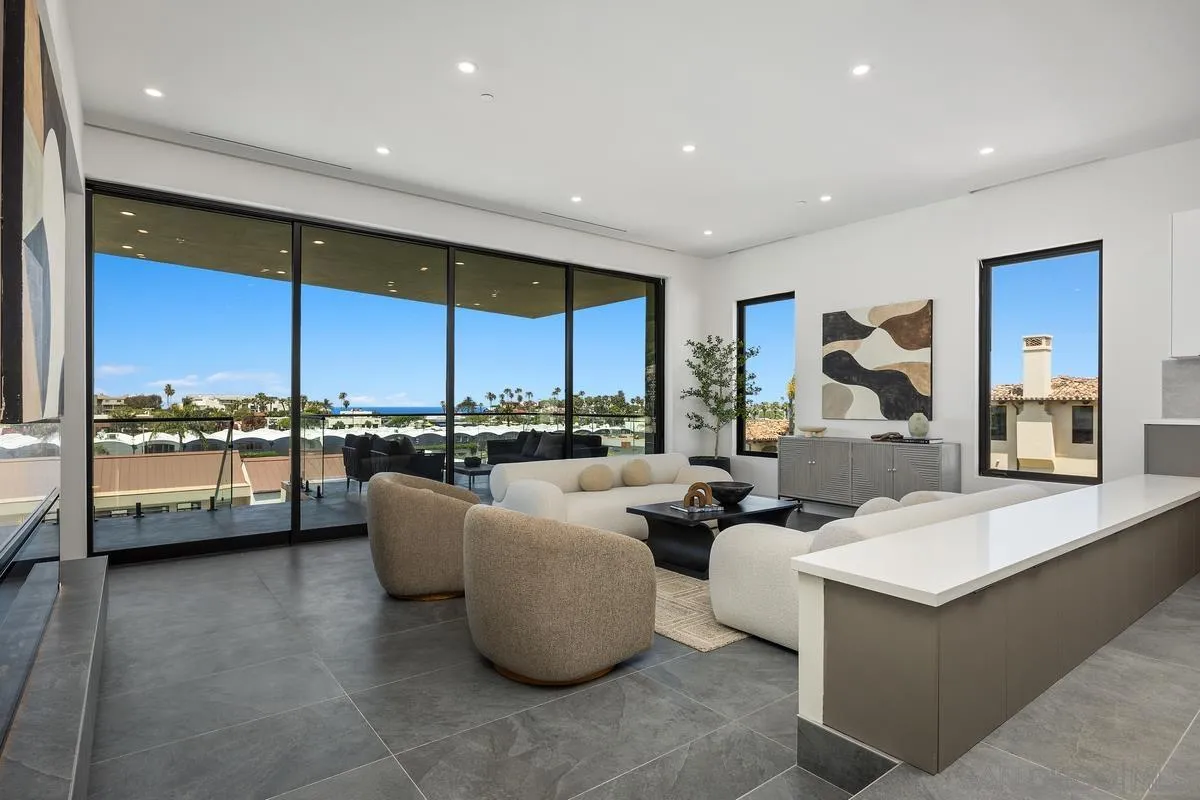 https://cdn.realtyfeed.com/cdn/127/250038582/ce1a73d8d41f7744f2888e148d4fabd3.webp