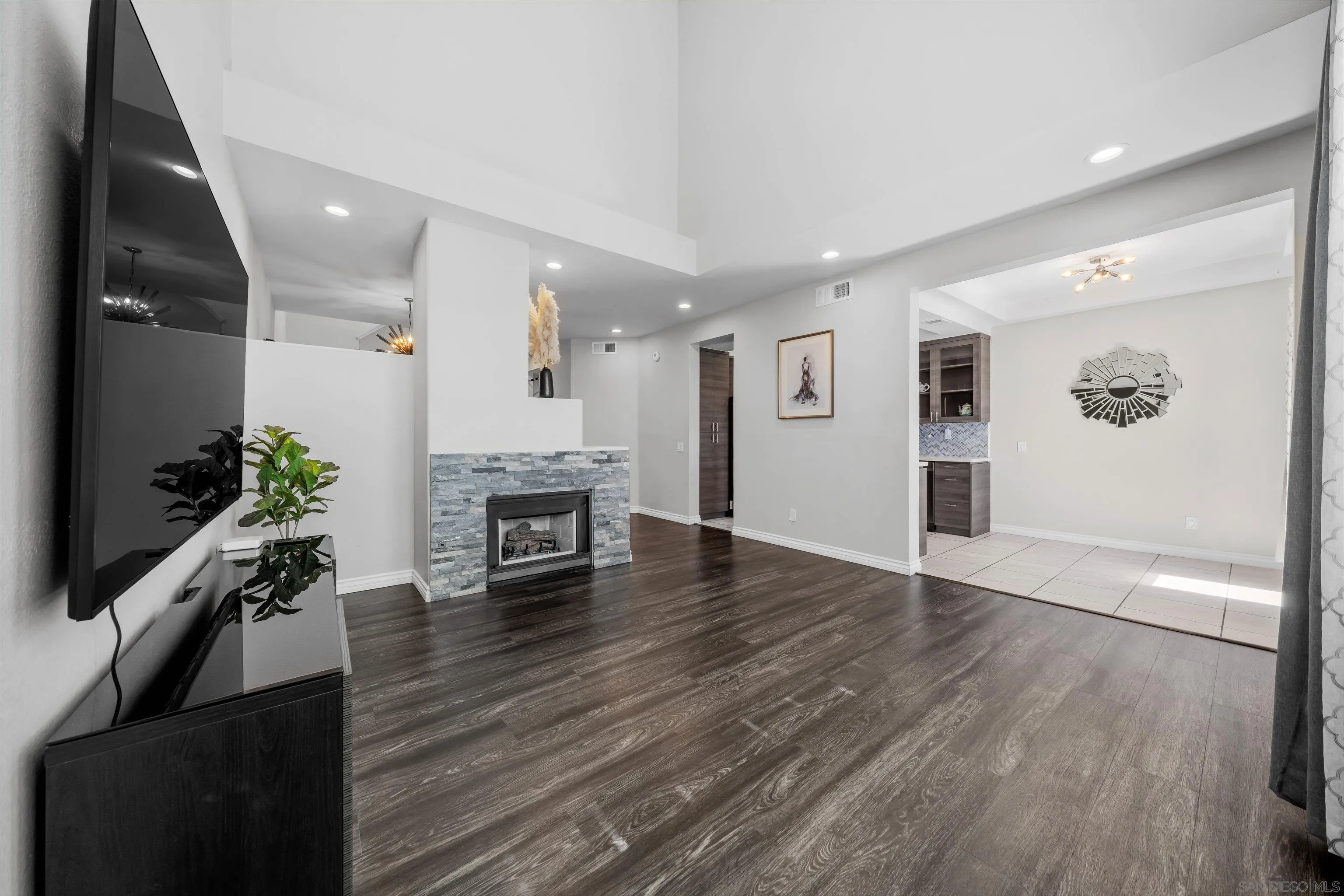 https://cdn.realtyfeed.com/cdn/127/250038587/33c9e313b34f6e8bc4ef2da9bd6dd7df.webp