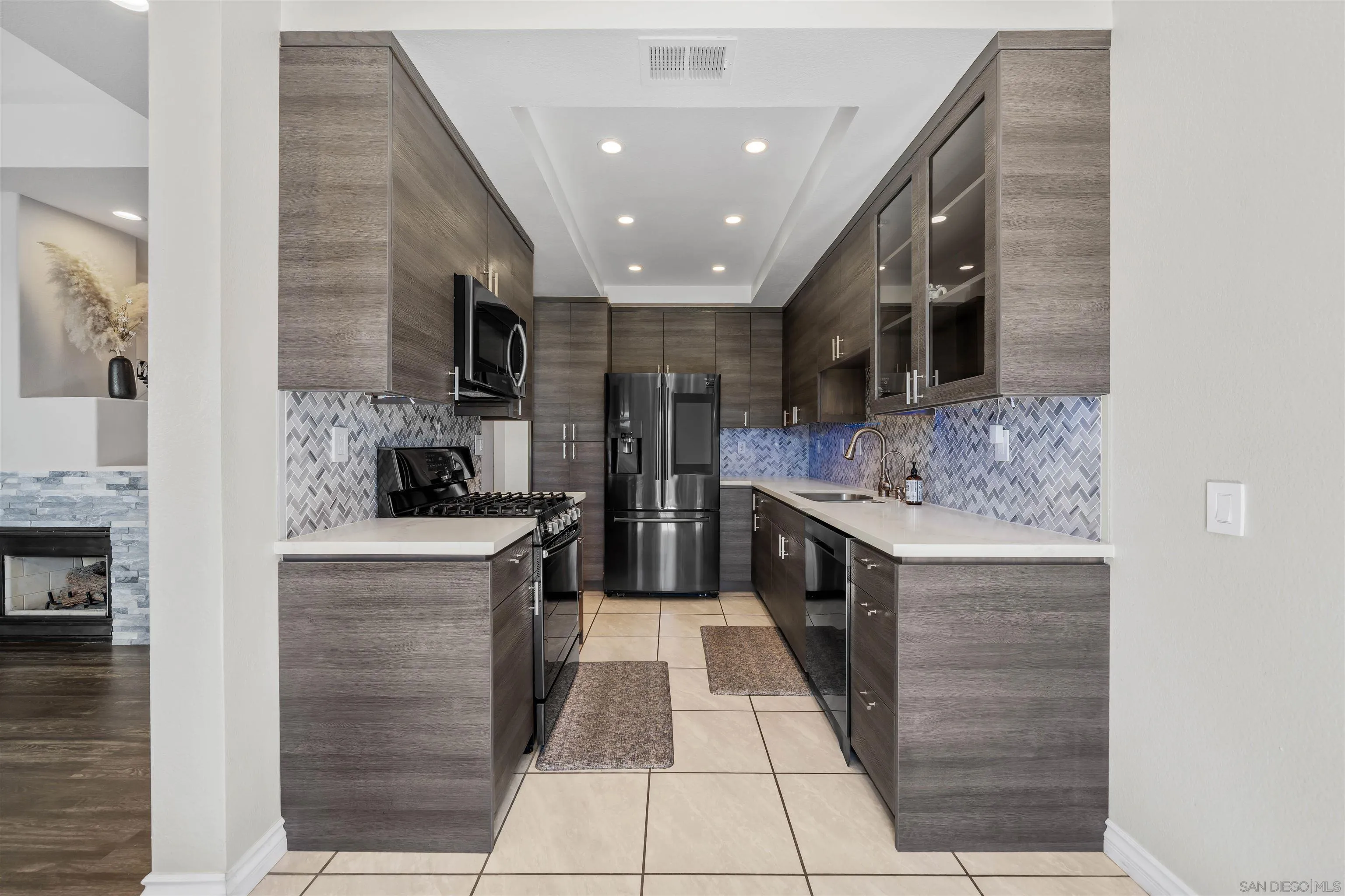 https://cdn.realtyfeed.com/cdn/127/250038587/c27ba023cb94ca12d45921a2ecac6ef3.webp