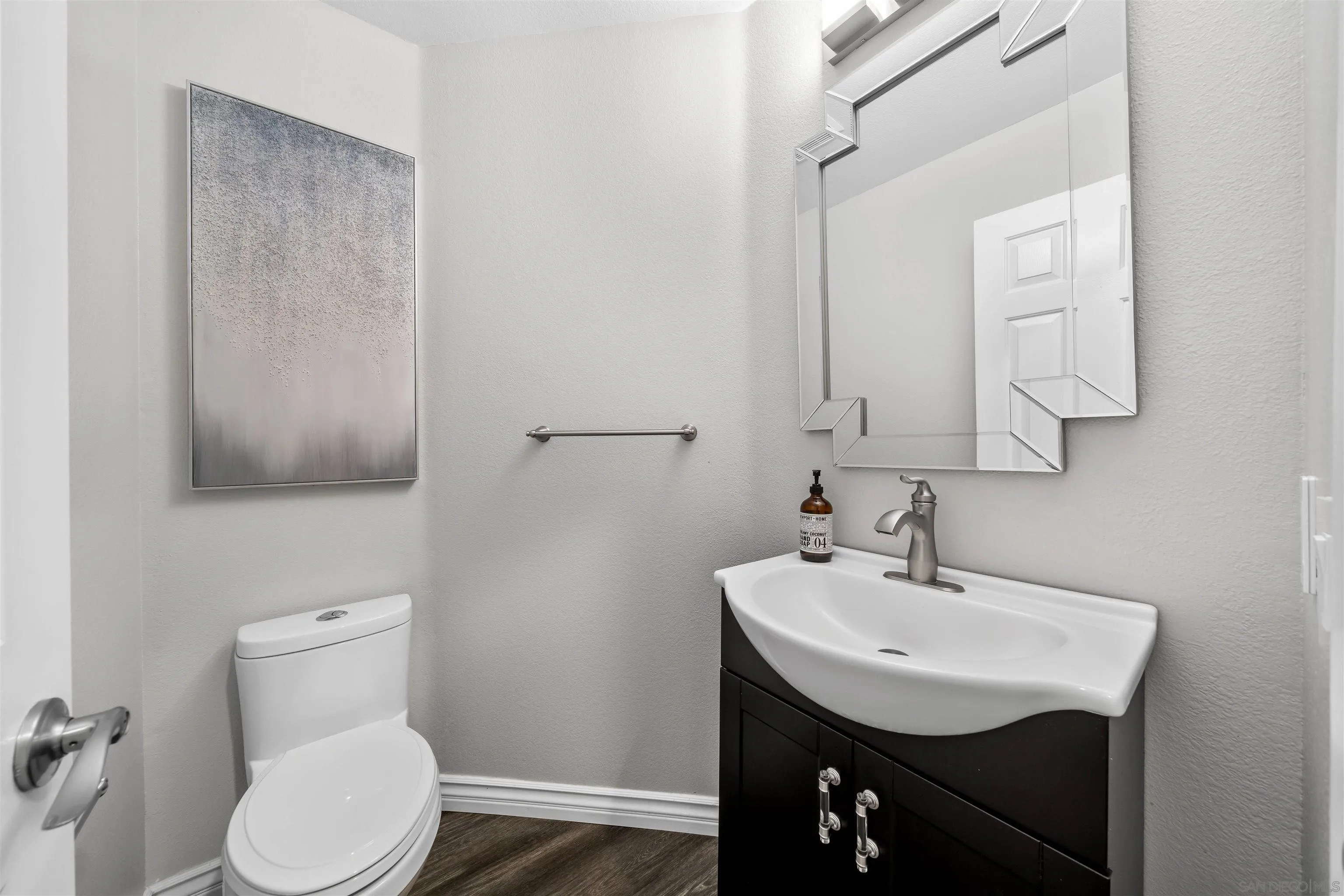 https://cdn.realtyfeed.com/cdn/127/250038587/e9e5ae77af8438a98f12bbeb1d09b34f.webp