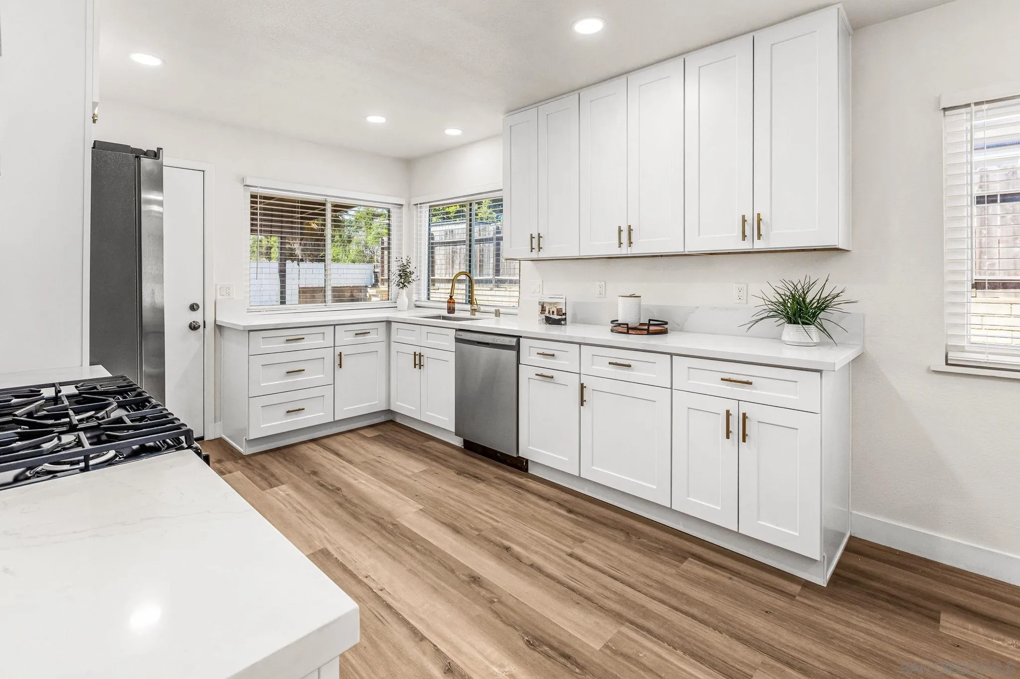 https://cdn.realtyfeed.com/cdn/127/250038588/2fbb2f17b58d213e2faf3dff5078c123.webp