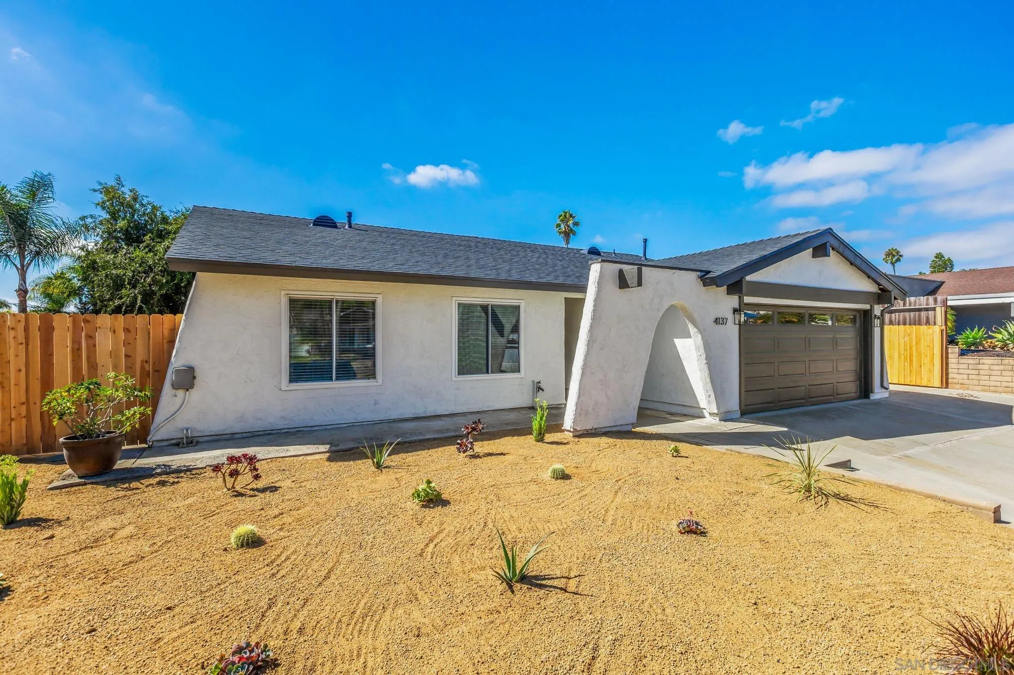 https://cdn.realtyfeed.com/cdn/127/250038588/4c22ef752f709d1b7b9c7b593a288b2d.webp