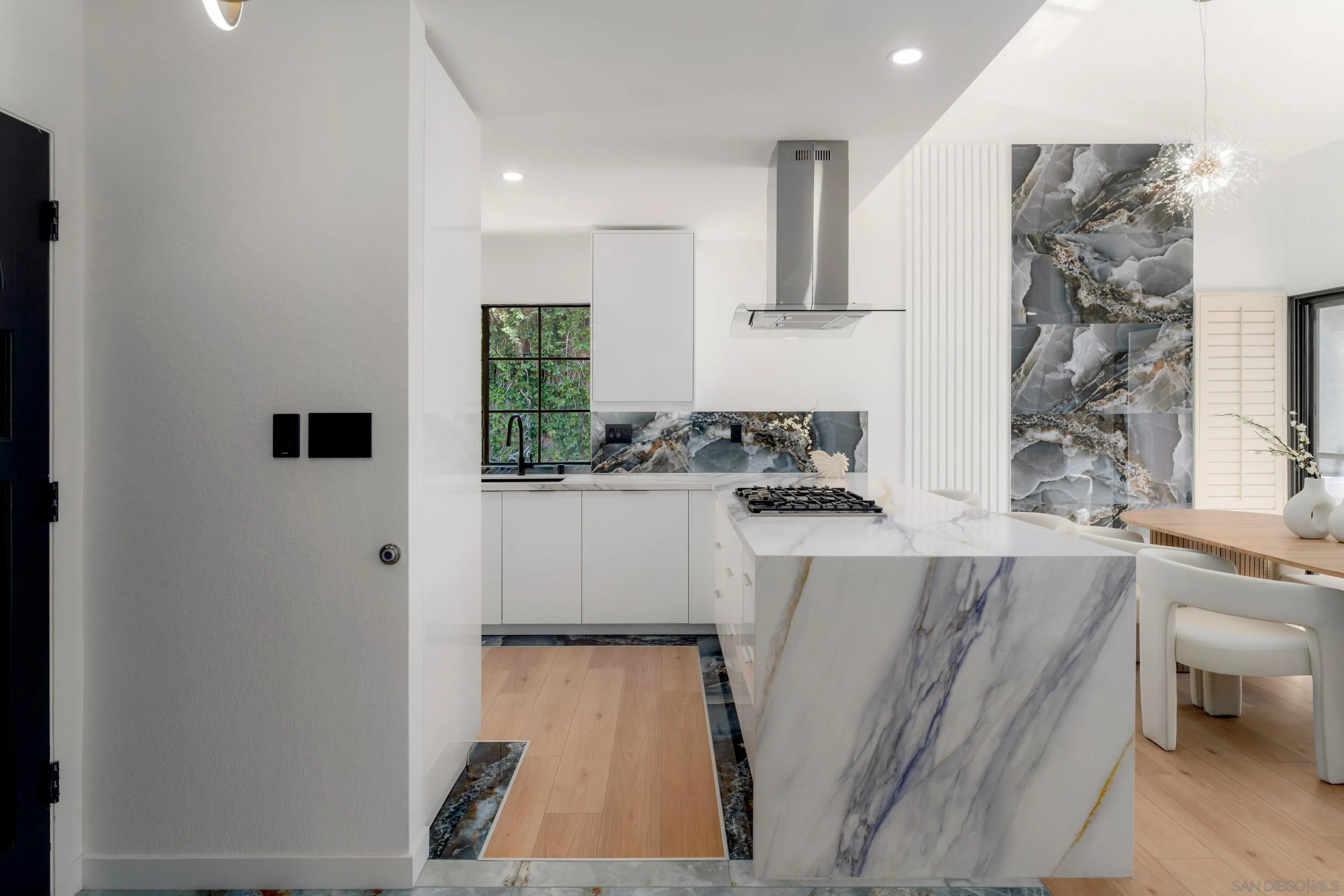 https://cdn.realtyfeed.com/cdn/127/250038594/d37c16fe52d1bfdee6ab41b6e8d387f8.webp