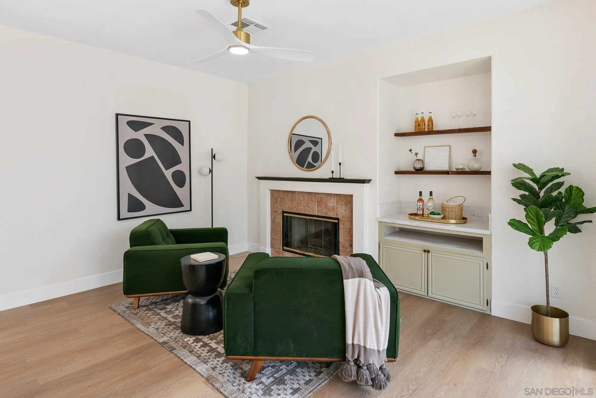 https://cdn.realtyfeed.com/cdn/127/250038596/6fe3e82e32f552ca6808b071e4ab3d62.webp