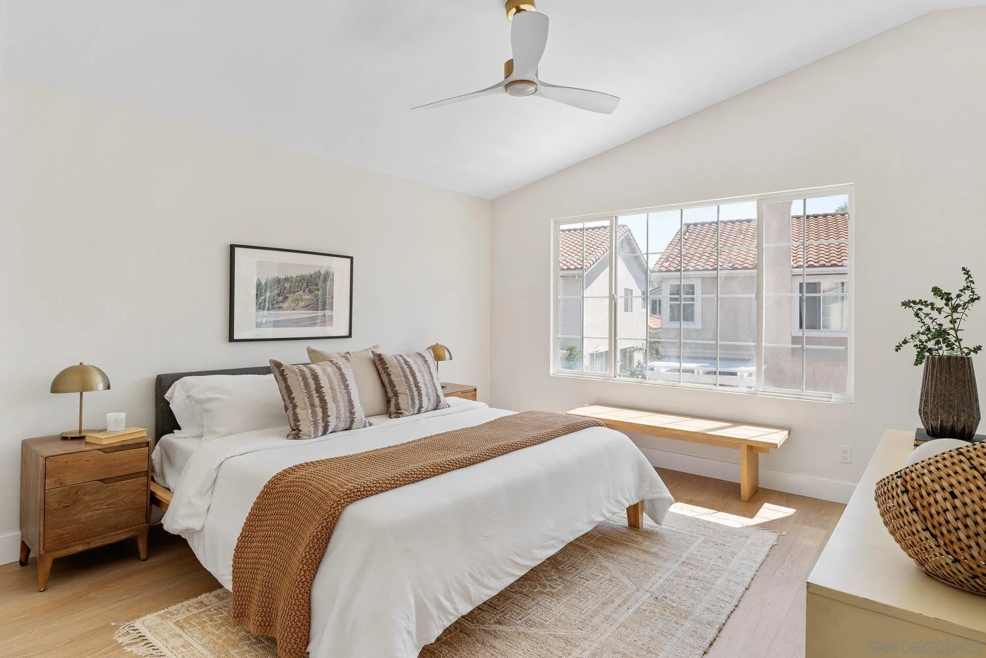 https://cdn.realtyfeed.com/cdn/127/250038596/7ea978797b5b14f2bbfee9a345d0ed07.webp