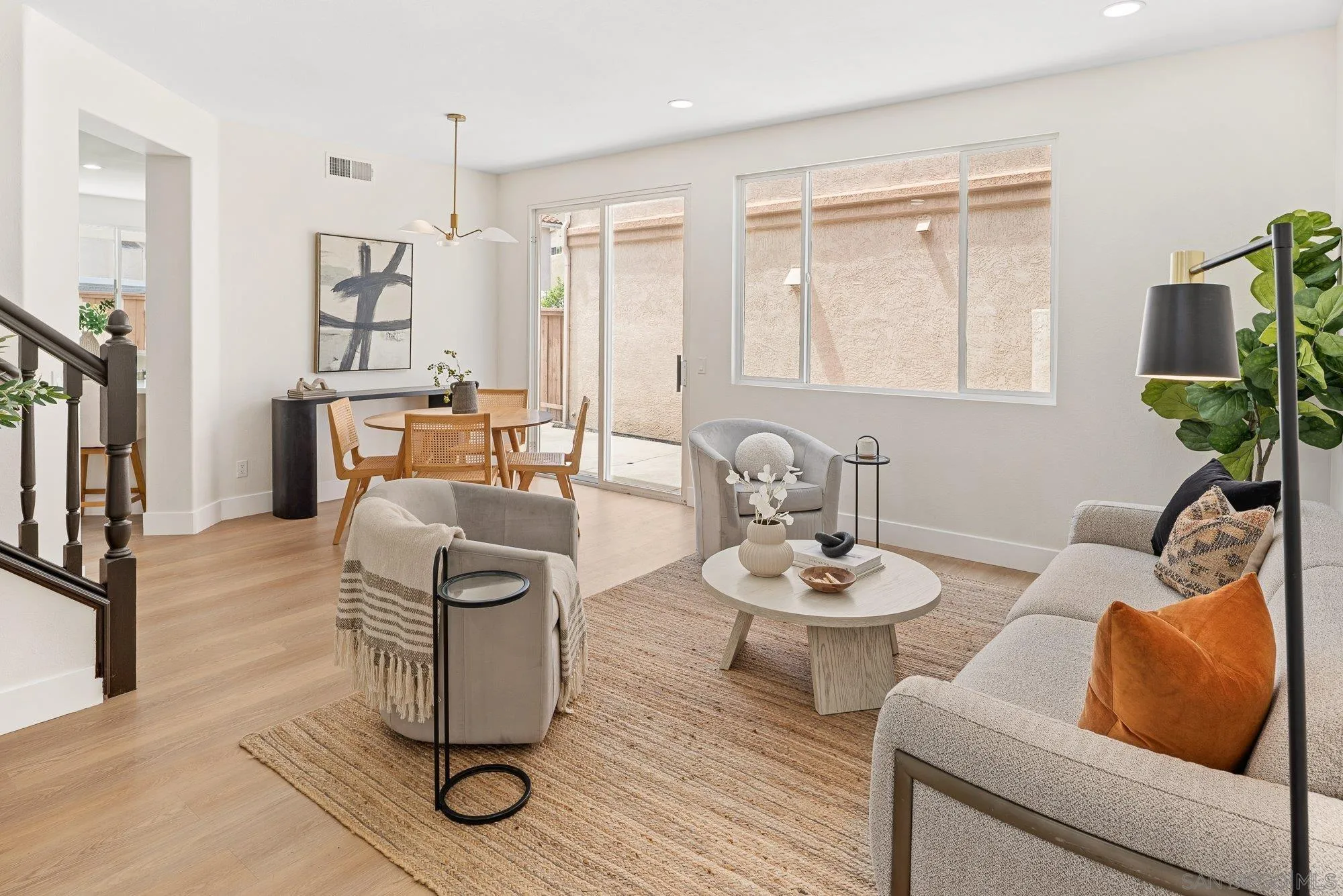 https://cdn.realtyfeed.com/cdn/127/250038596/c071137a7e9fbe1522cd86acb4ced2bb.webp
