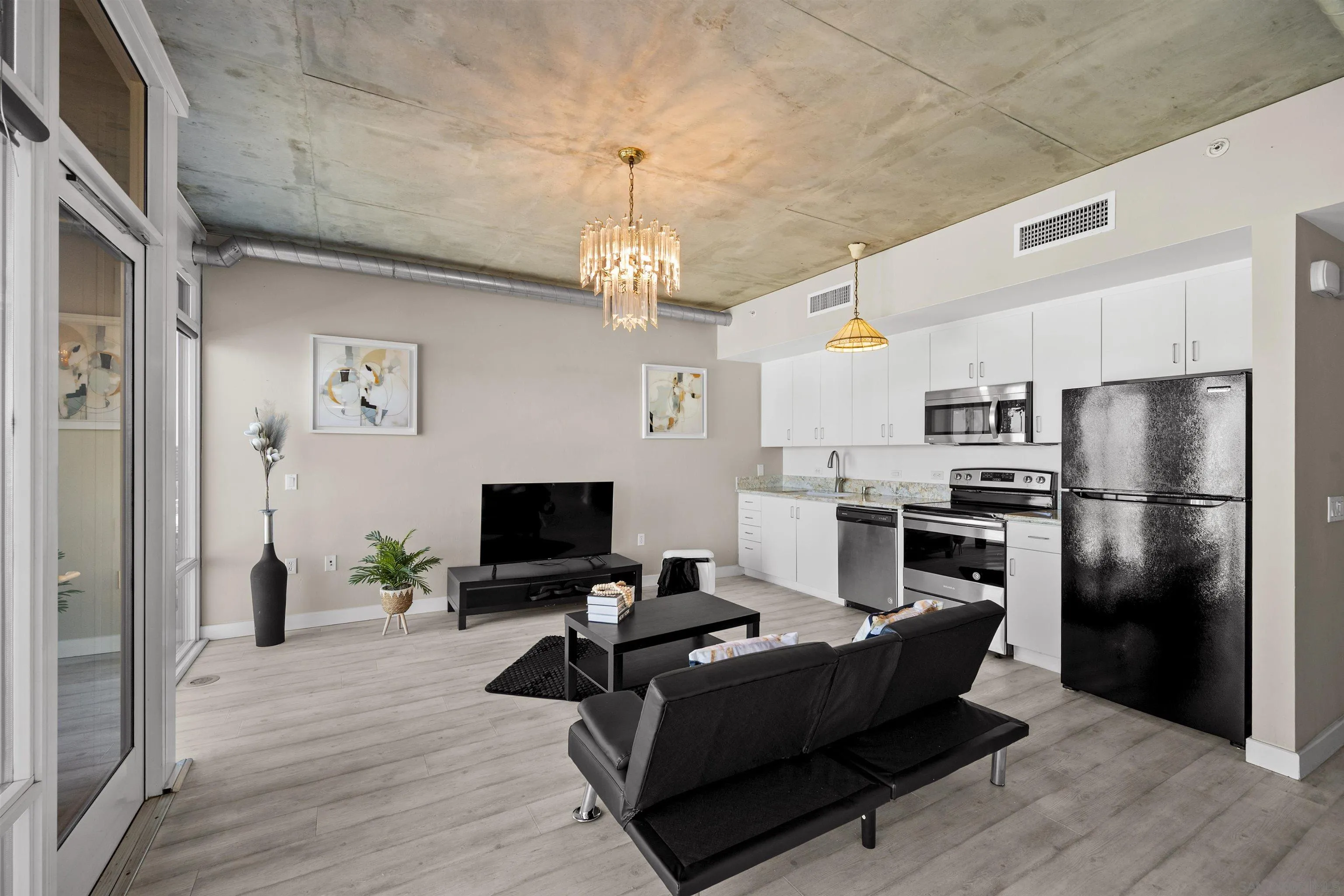 Photo #6: 250038597 Listing 