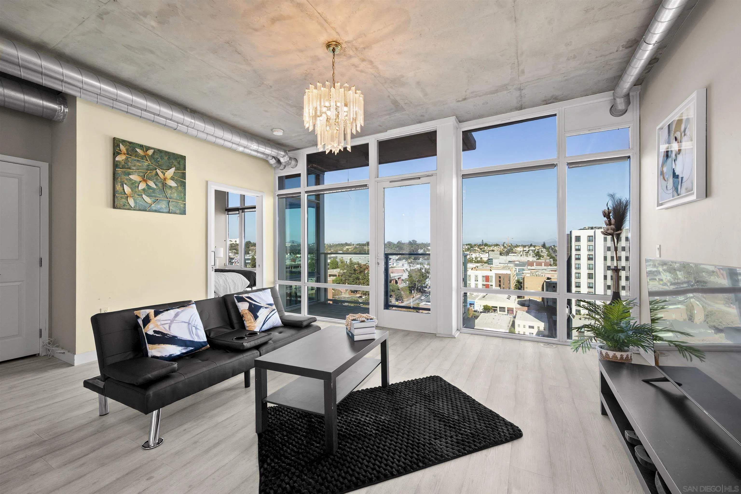 Photo #3: 250038597 Listing 