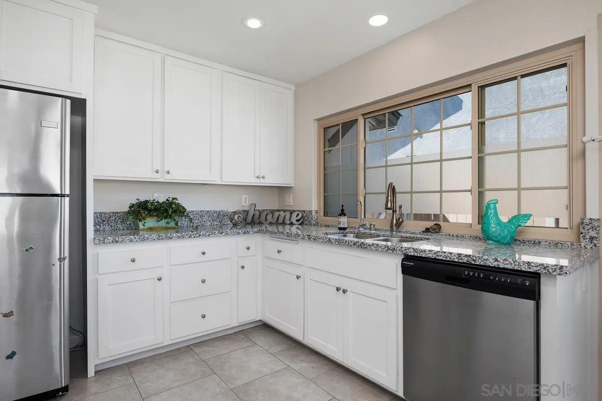 https://cdn.realtyfeed.com/cdn/127/250038601/a7ad3e946a545e330f967b2a41575e74.webp