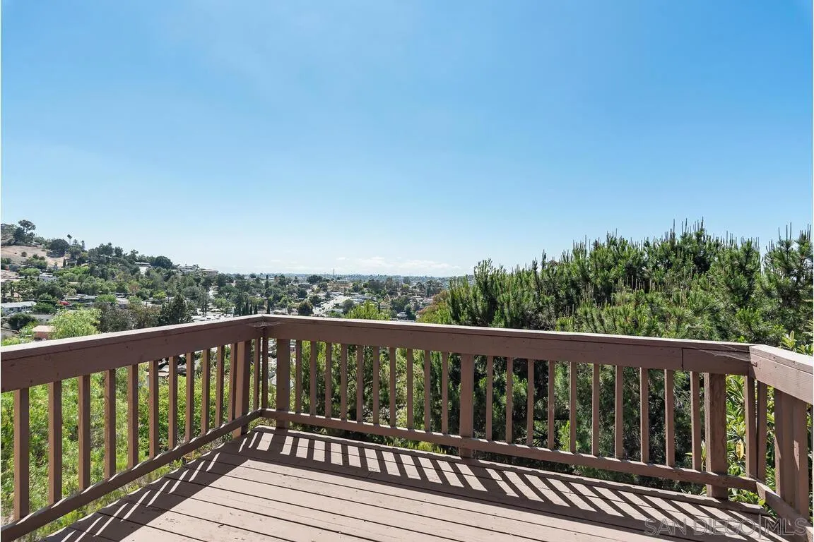 https://cdn.realtyfeed.com/cdn/127/250038602/198ec0c6b21dd602890522e5c68ecb16.webp