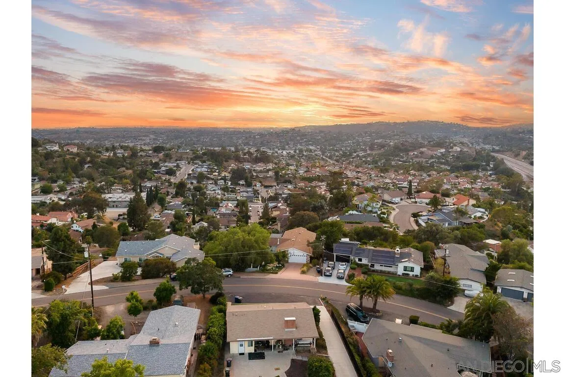 https://cdn.realtyfeed.com/cdn/127/250038602/749860886b2dff3686de87b6c3963c00.webp