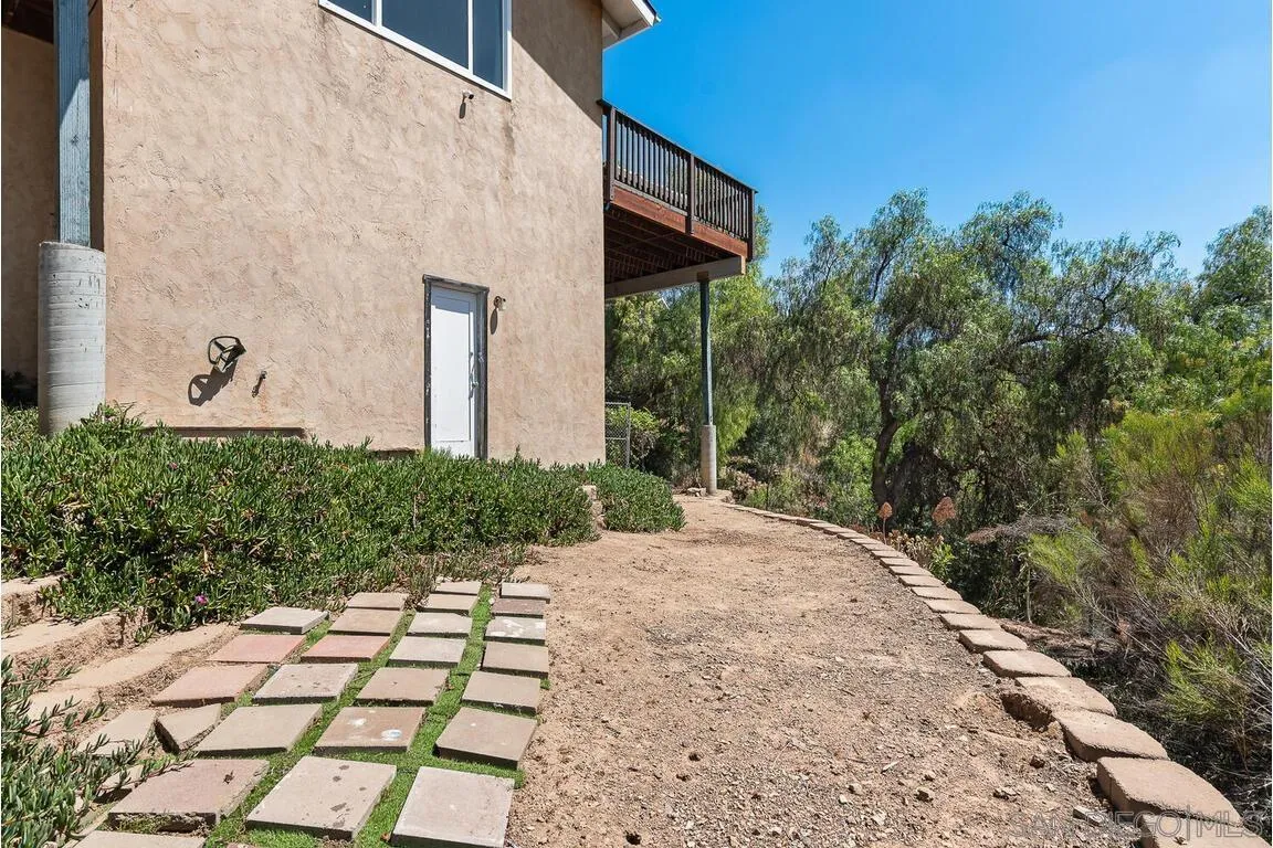 https://cdn.realtyfeed.com/cdn/127/250038602/d5b3de2acacb1f22fba08c46805d1656.webp