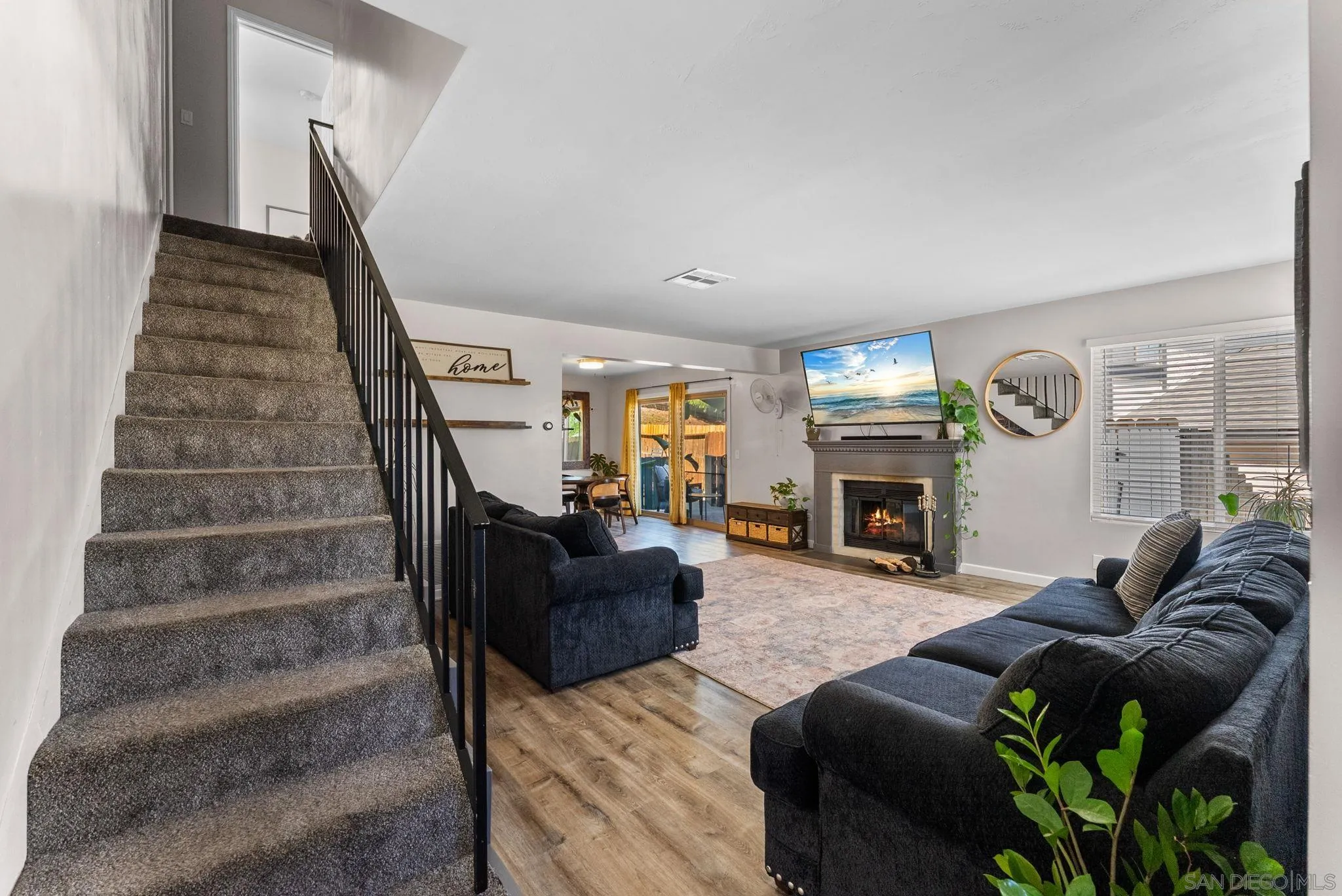 https://cdn.realtyfeed.com/cdn/127/250038606/b7feef60ab9d9cc22fdcc766f3bb2e2e.webp