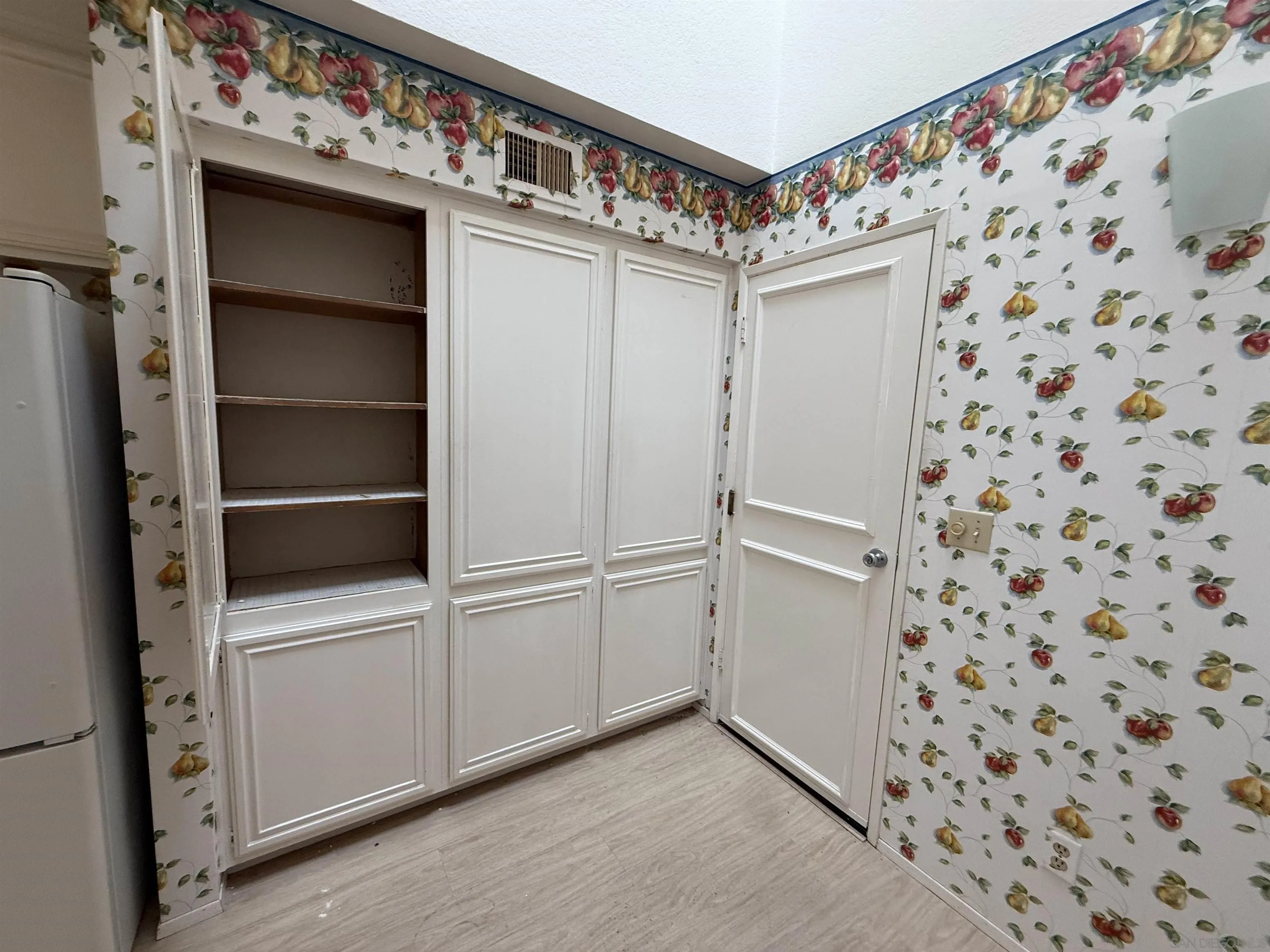 https://cdn.realtyfeed.com/cdn/127/250038607/43e4d92d810307b5c17c82158da8b1f1.webp